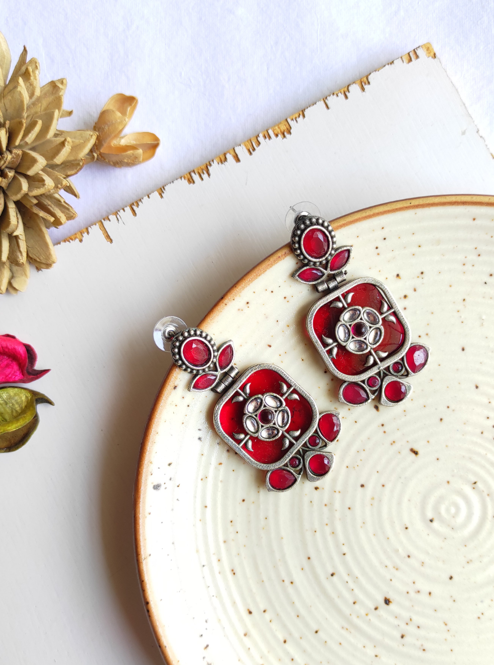 Red monalisa earrings