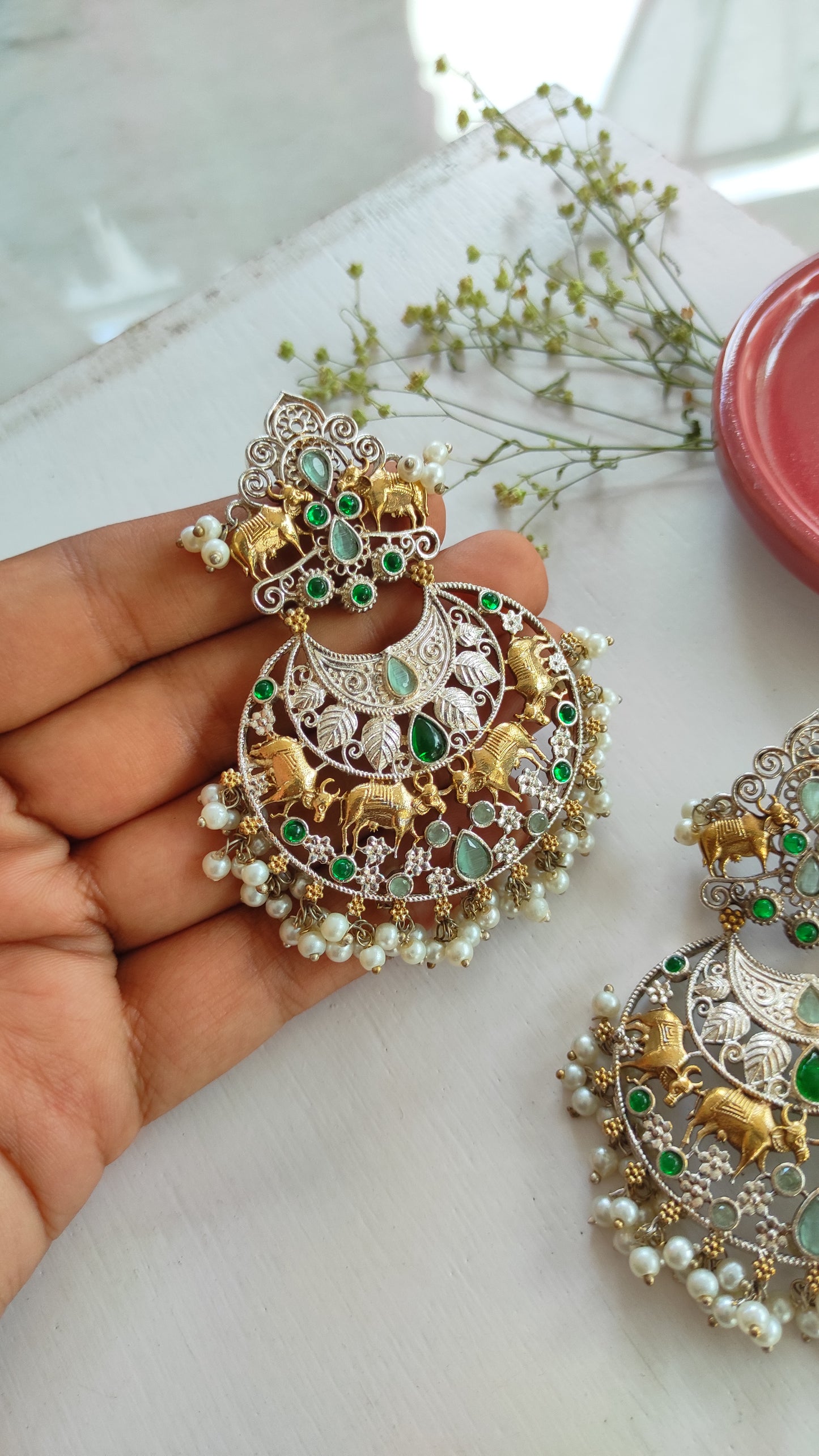 Savi dualtone chandbali in green