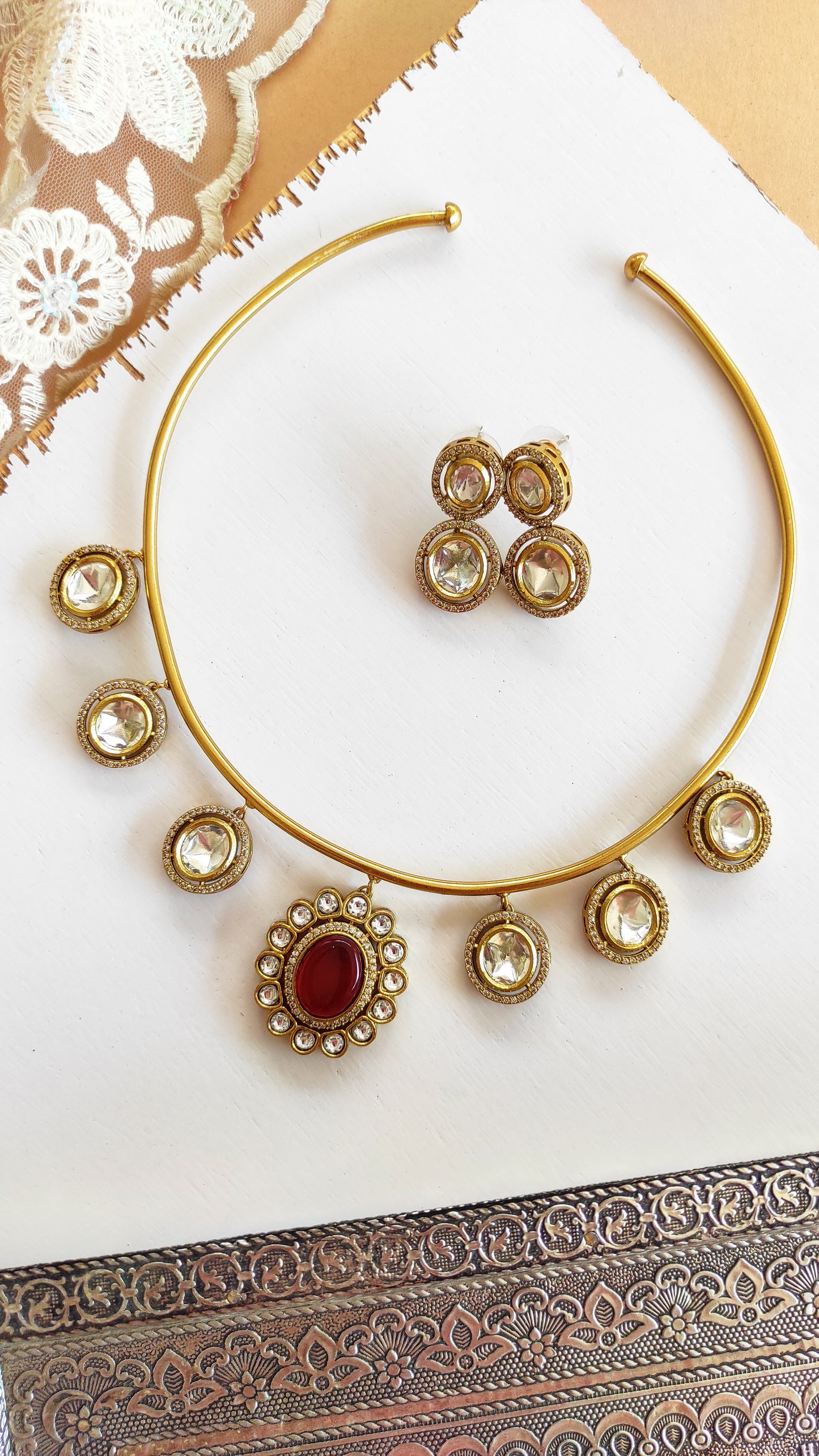 Chandramukhi Moissanite Hasli set