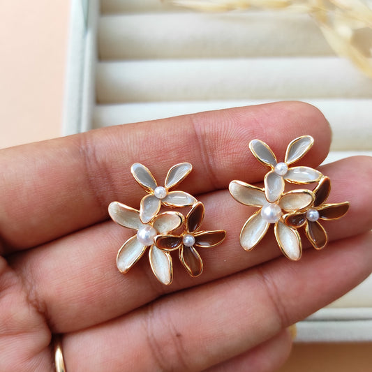 Triple florets studs earrings