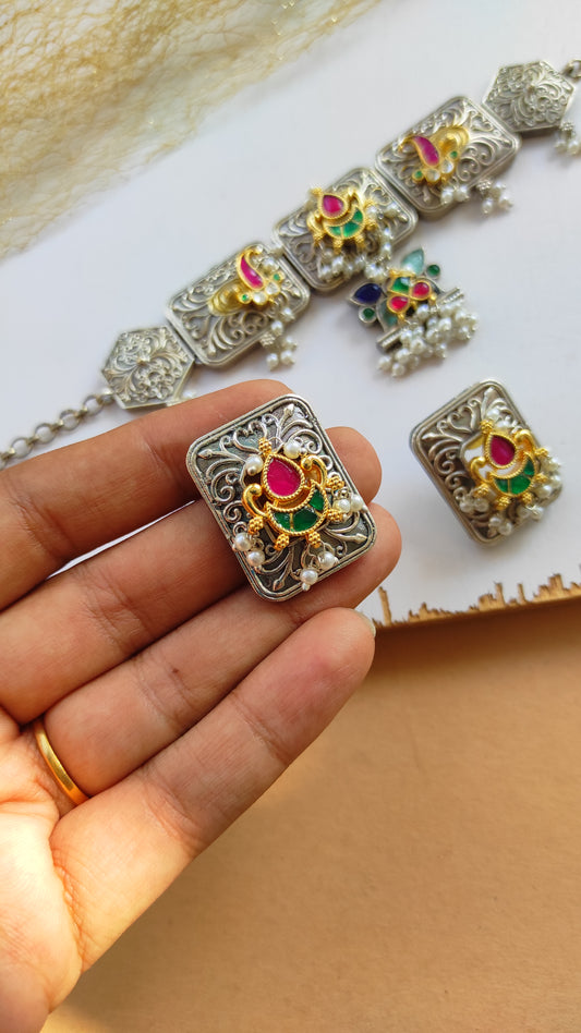 Dvija pachi kundan dual tone necklace