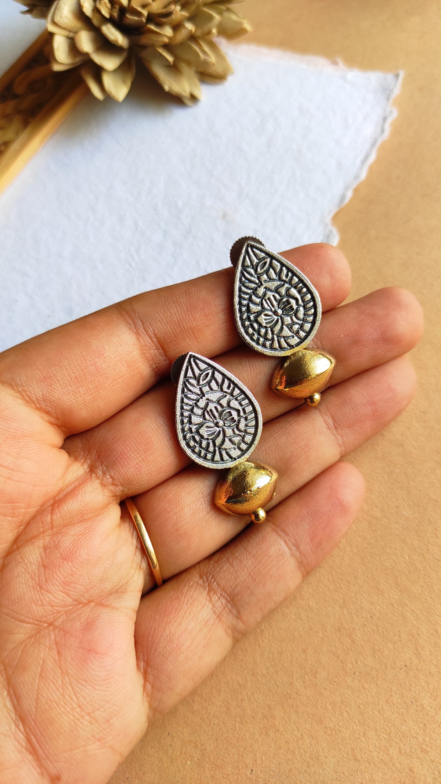 Tear drop dualtone studs earrings DTE2