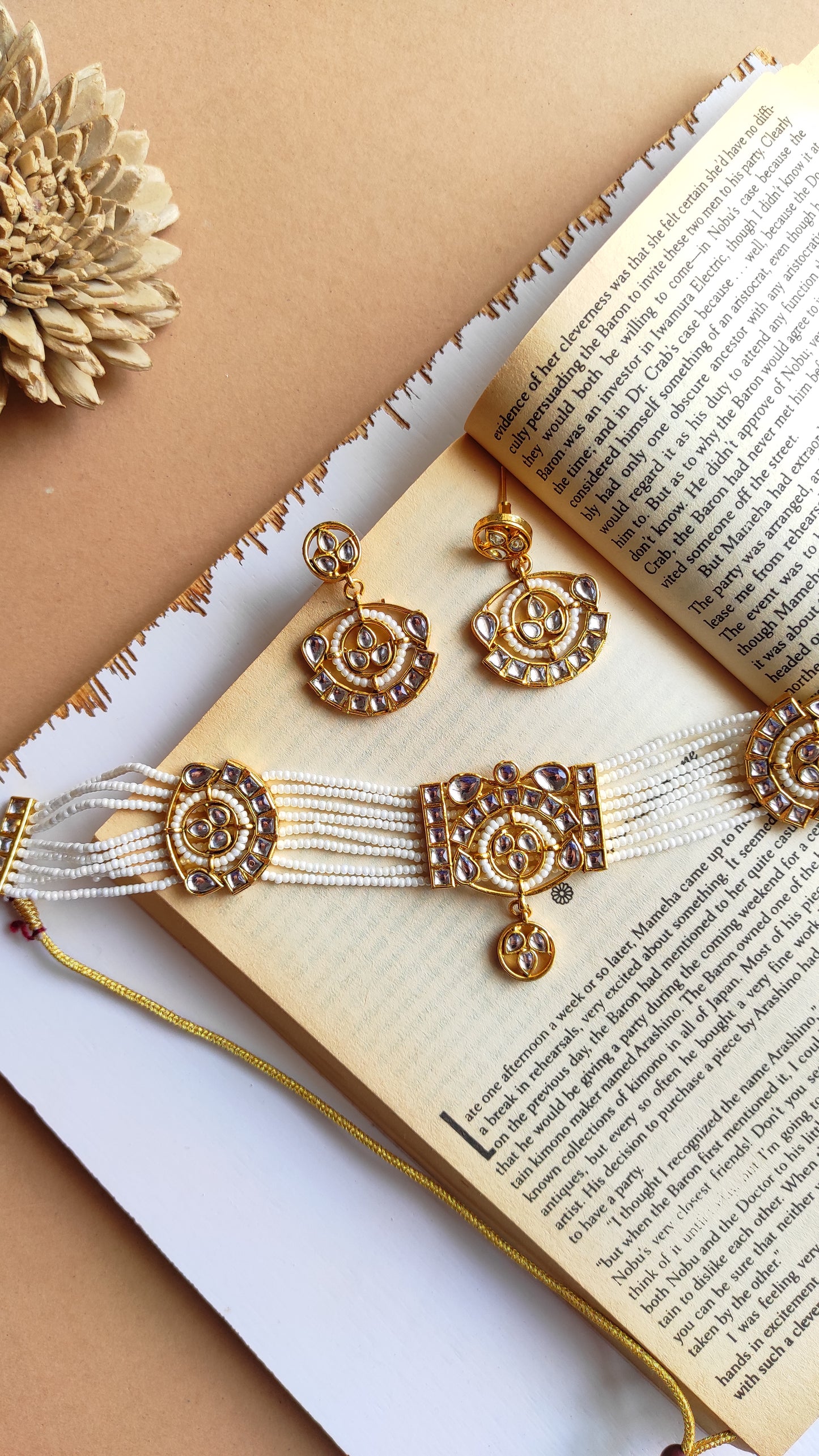 Handcrafted kundan choker set