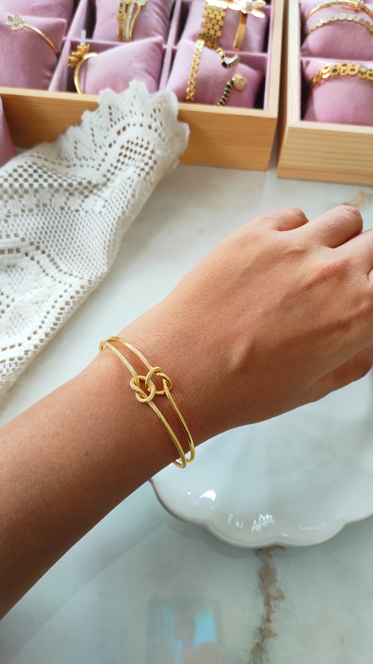 Double knot kada bracelet