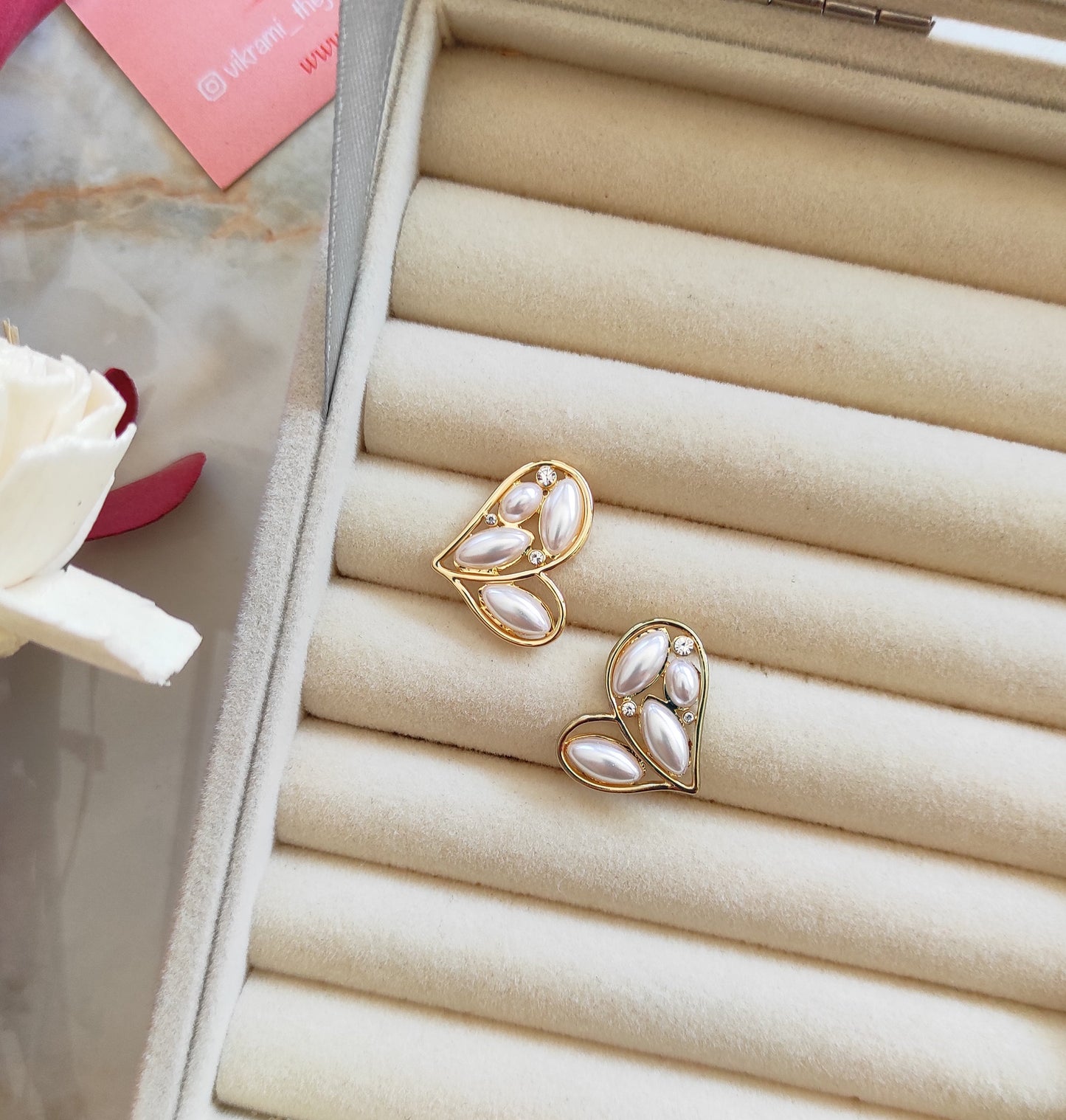 Korean pearl heart studs earrings