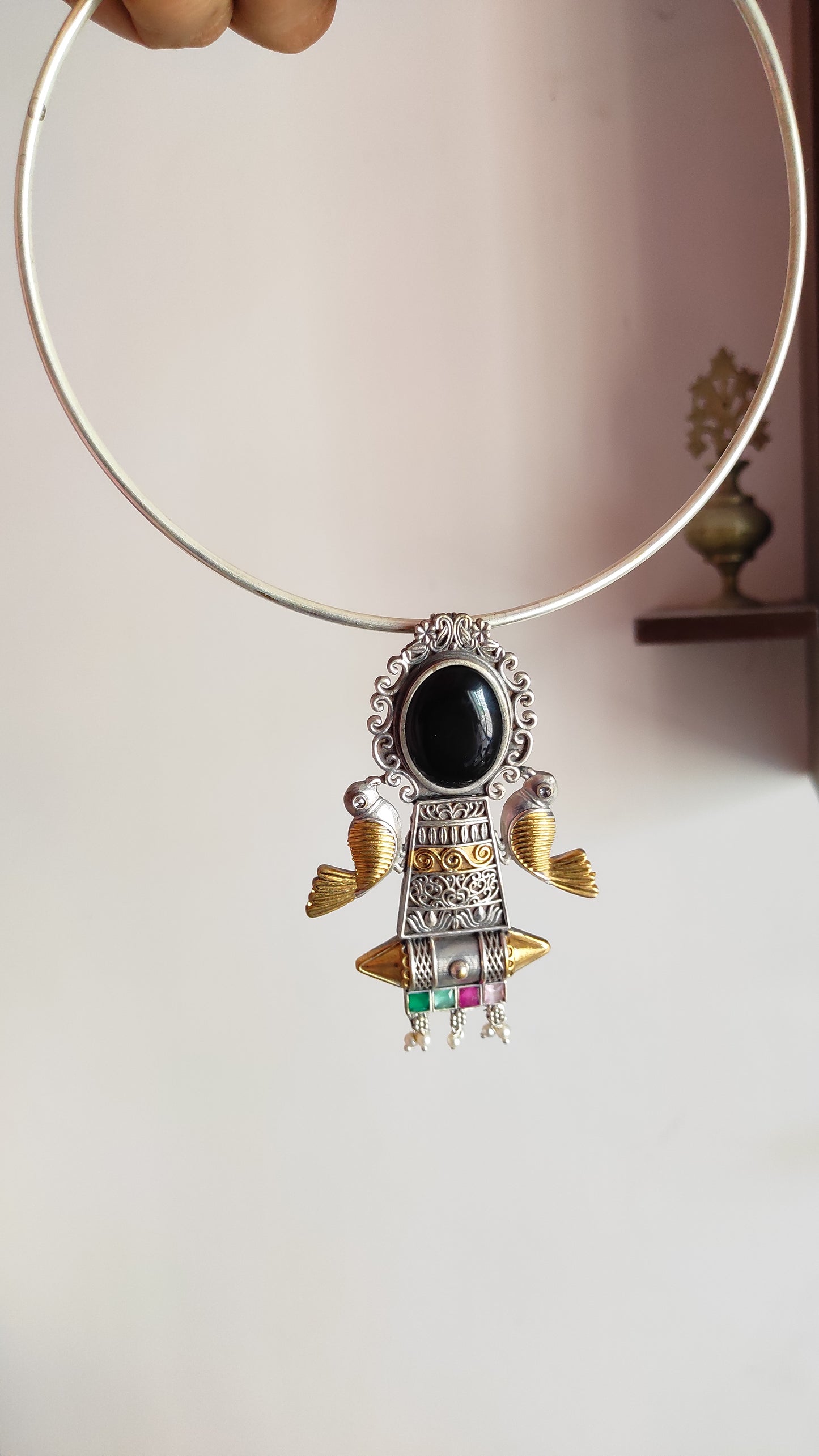 Black stone hasli necklace set