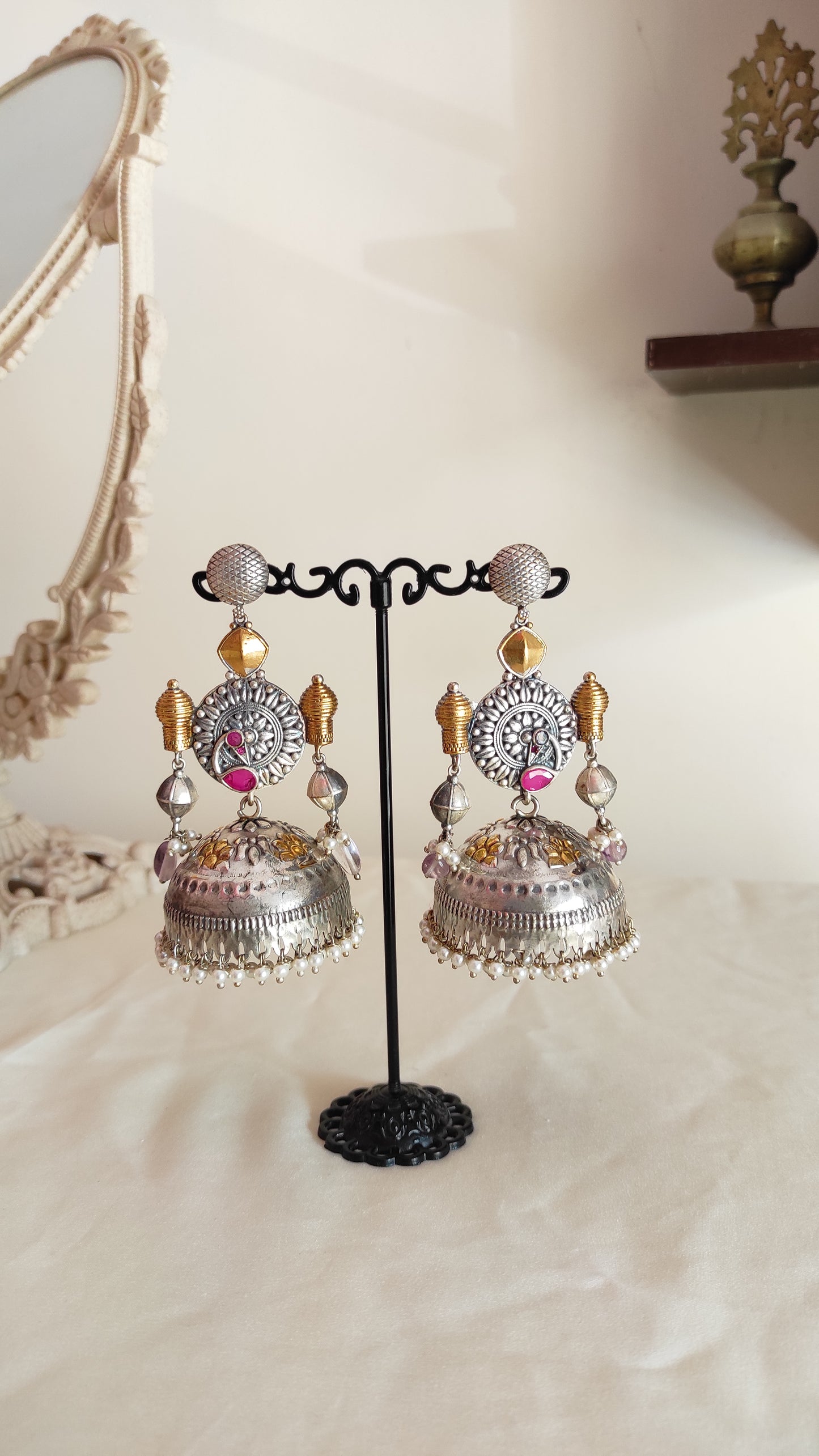 Karvi Statement dual tone jhumka