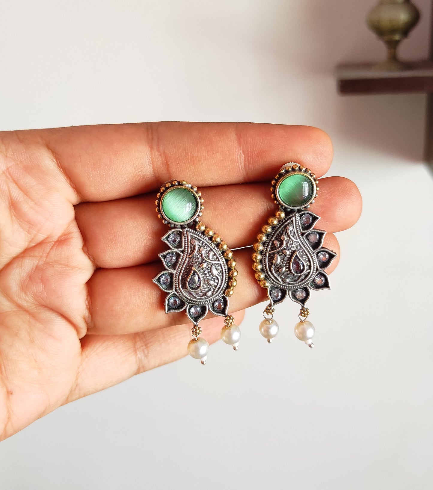 Paisley dualtone studs earrings DTE2
