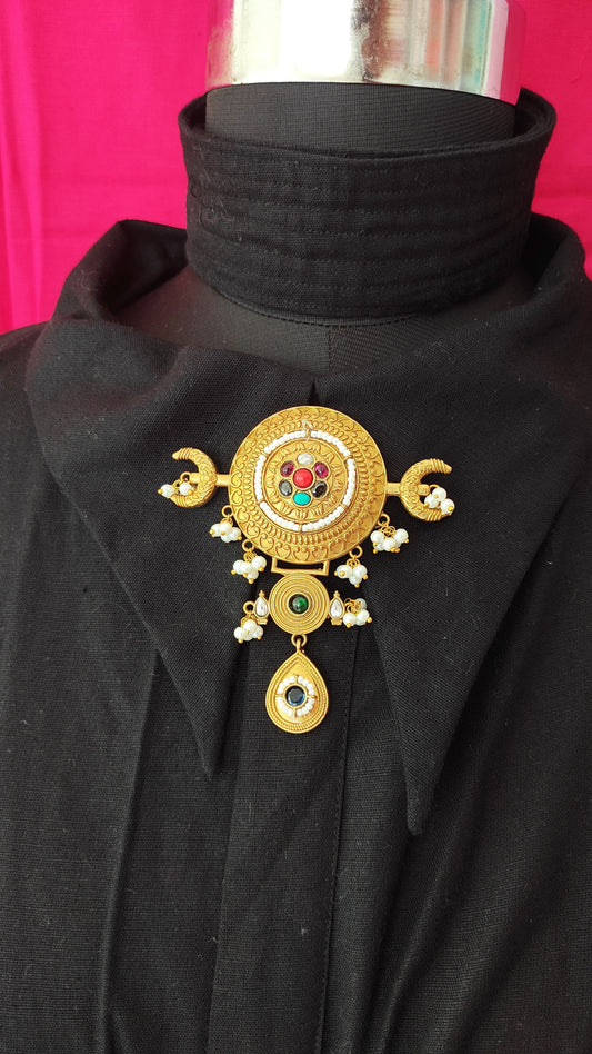 Ananta Hasli necklace set