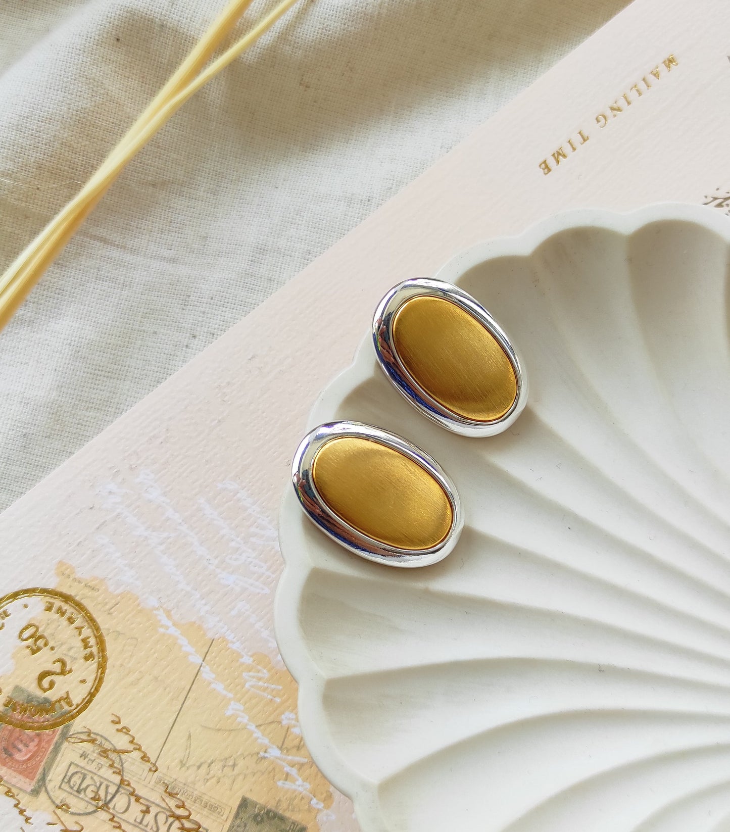 Korean oval dualtone earrings
