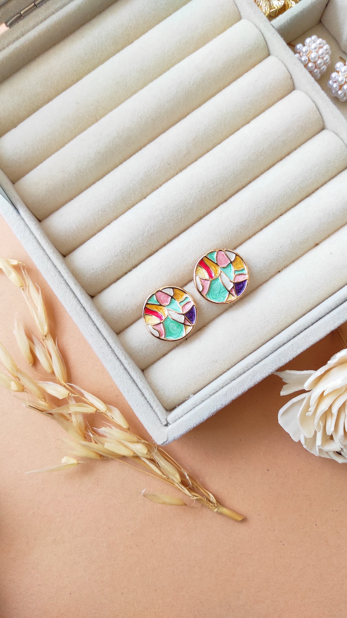 Pastel geometric studs earrings