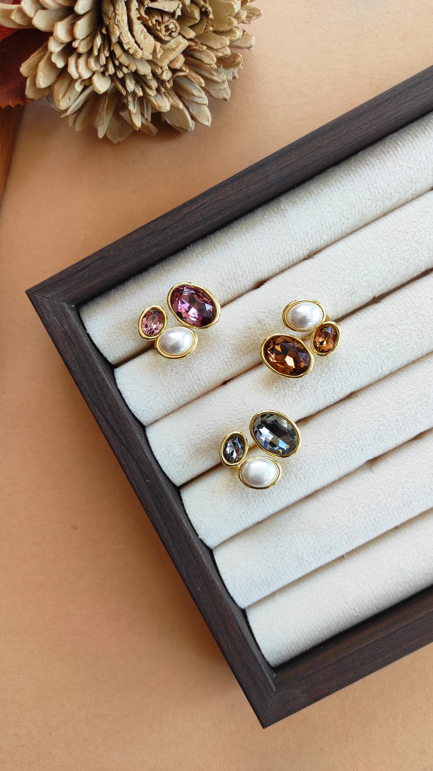 Western finger rings