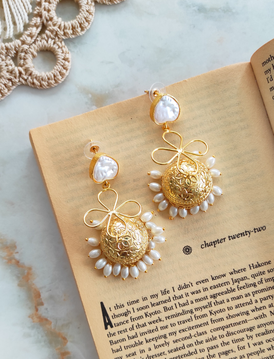 Renu golden Jhumka