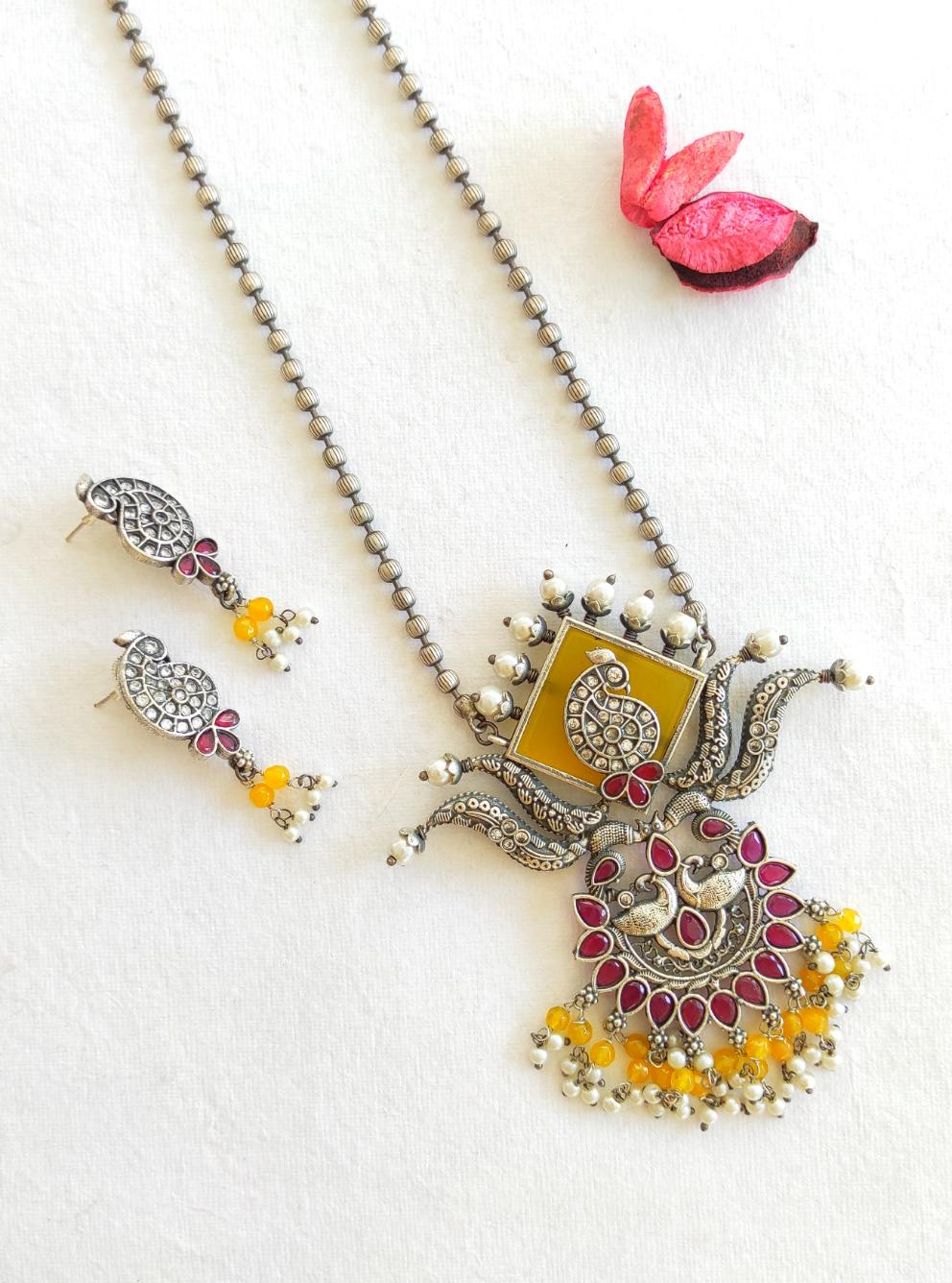 Paheli yellow chain necklace set