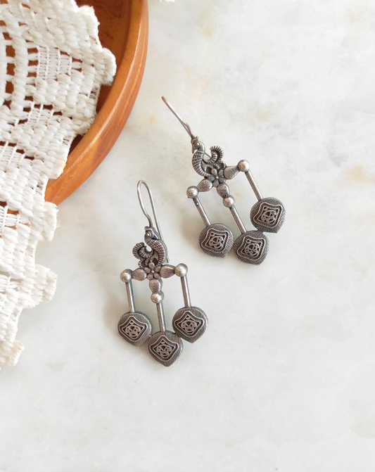 Tripti hook earrings