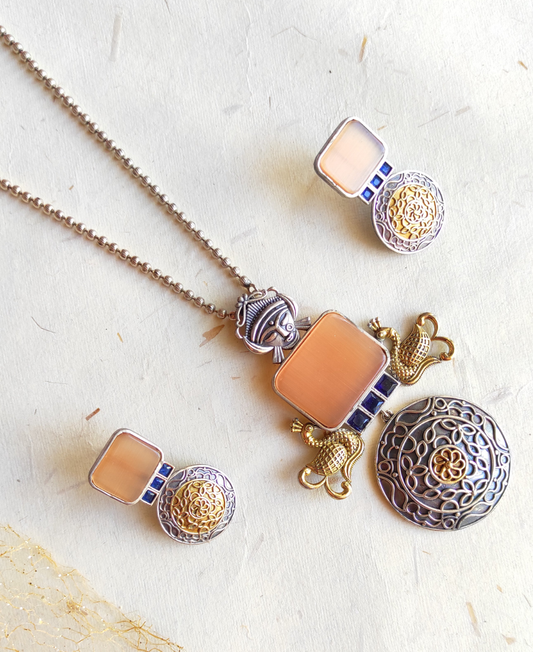 Kesari dual tone chain pendant necklace