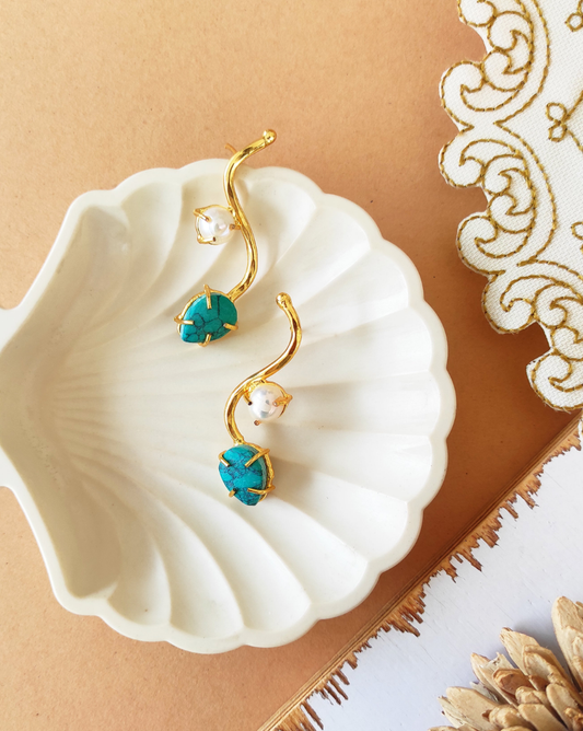 Golden turquoise studs earrings (real pearl)