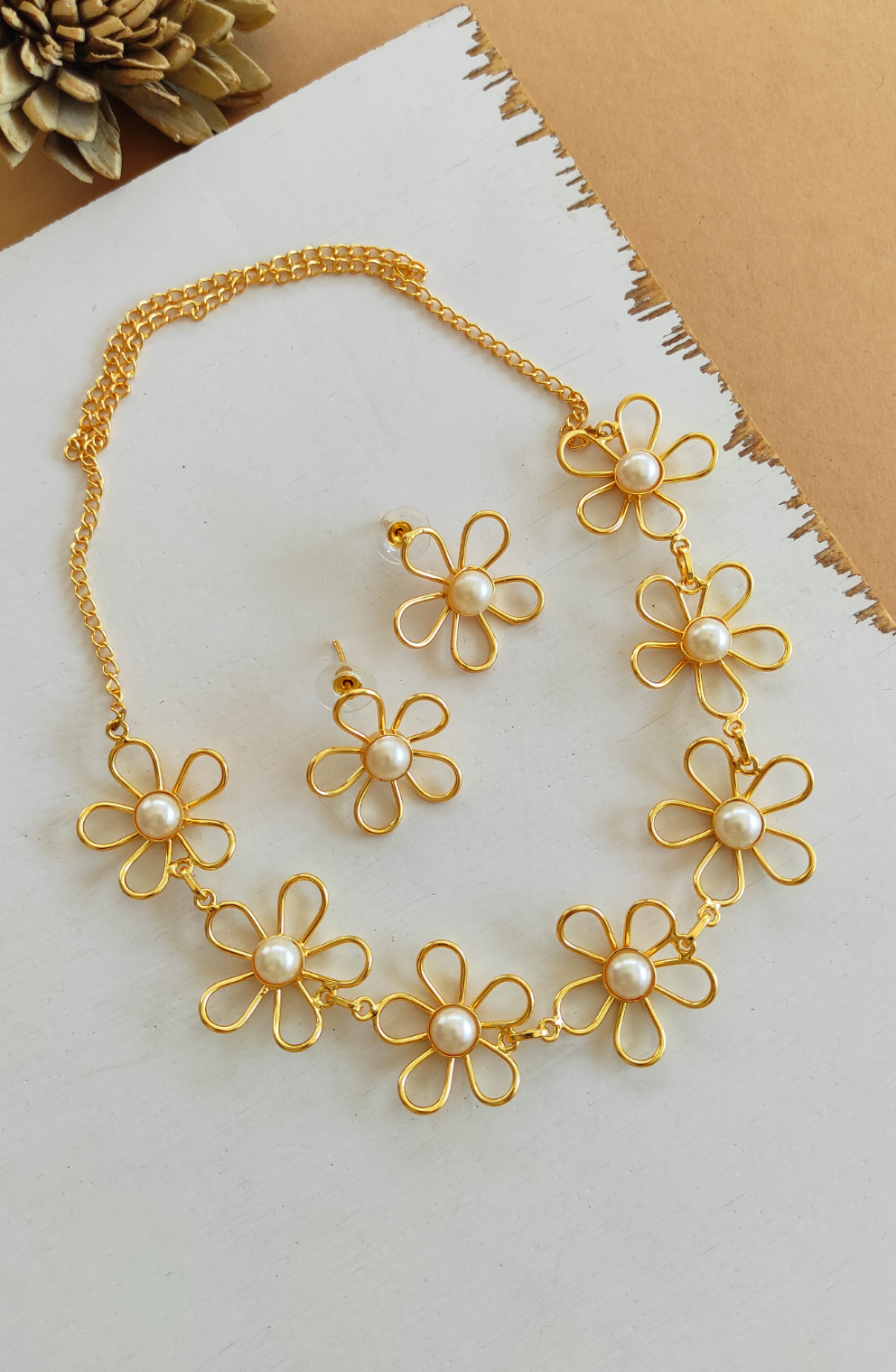 Pushpa golden necklace set