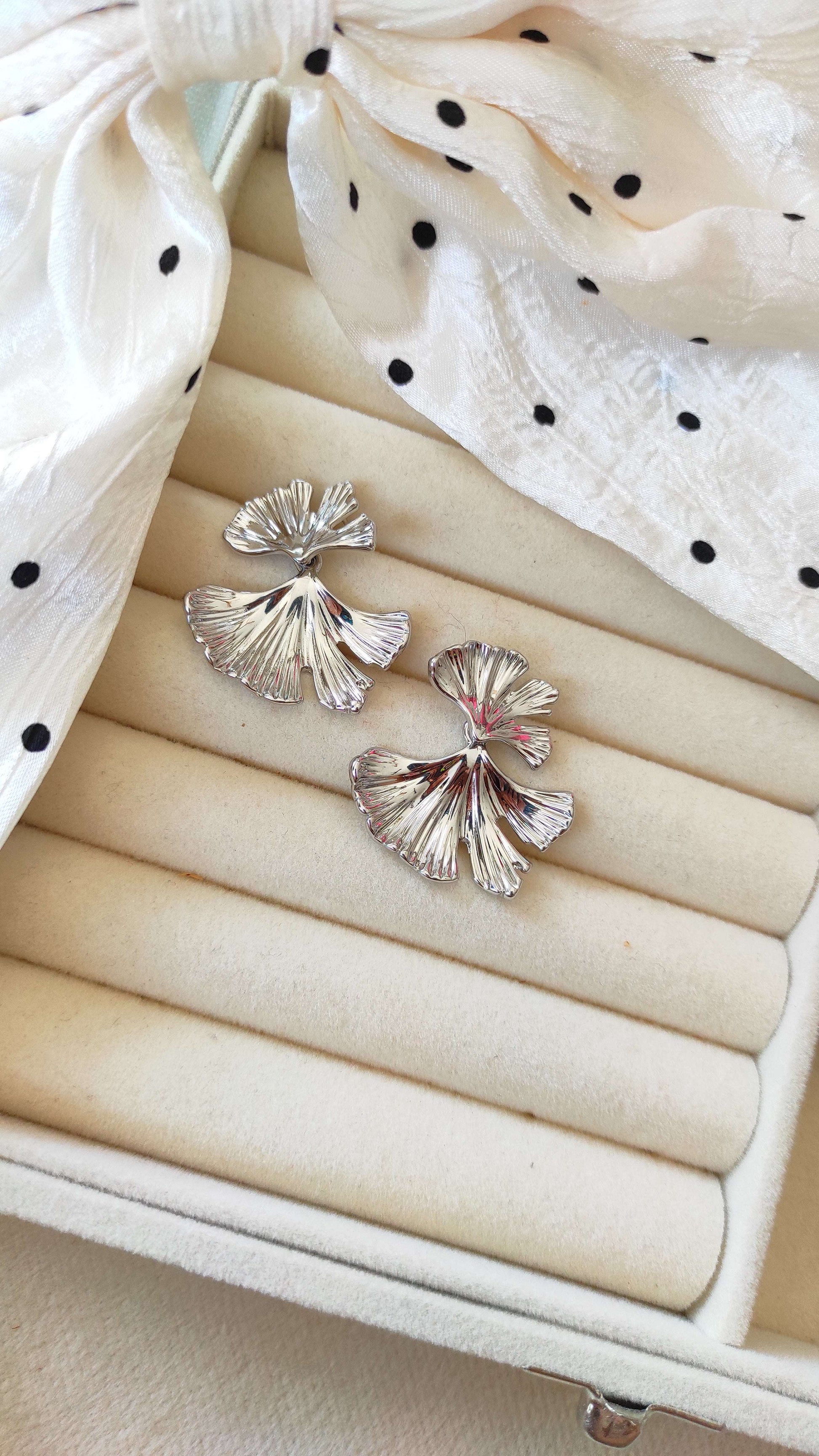 Silver Leafy Studs