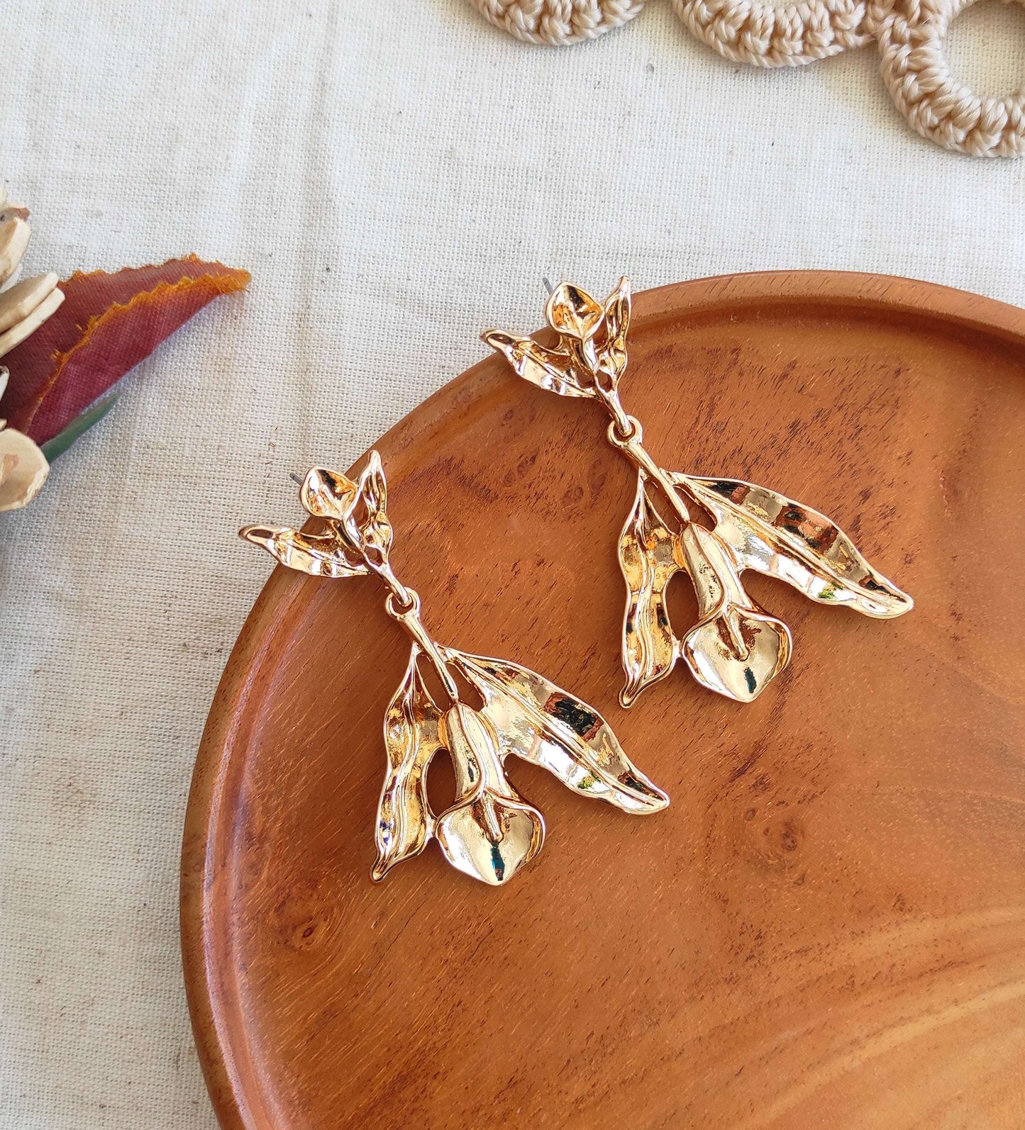 Golden tulip earrings
