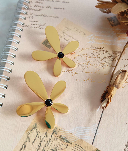 Lily flower golden stud earrings