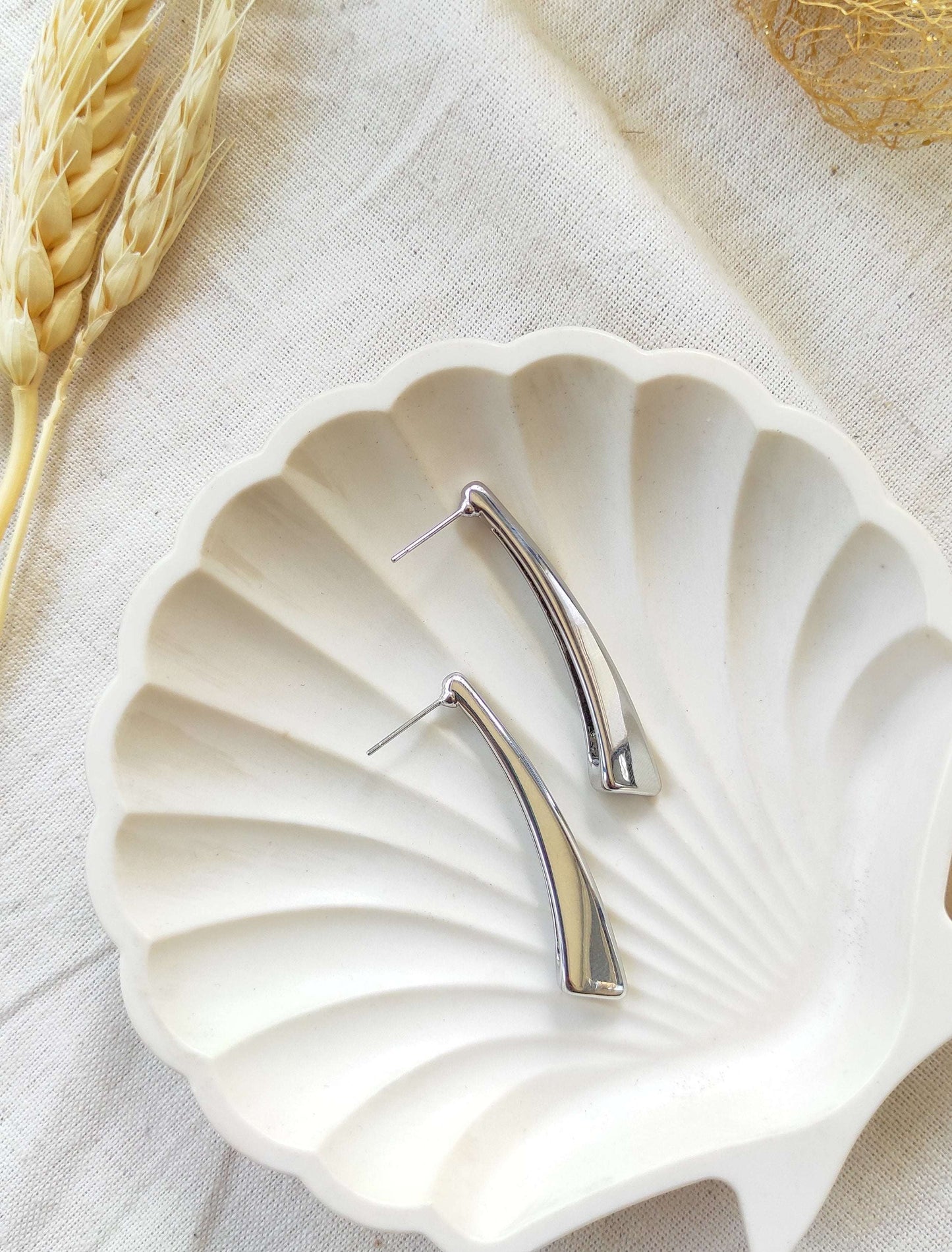 Silver arc studs earrings
