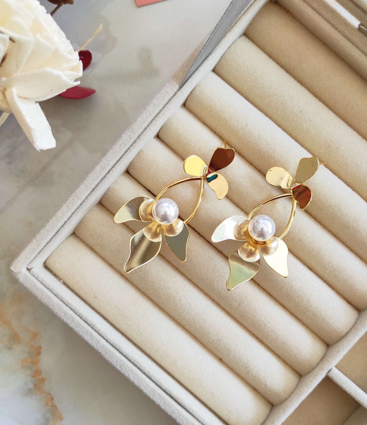 Golden petals earrings