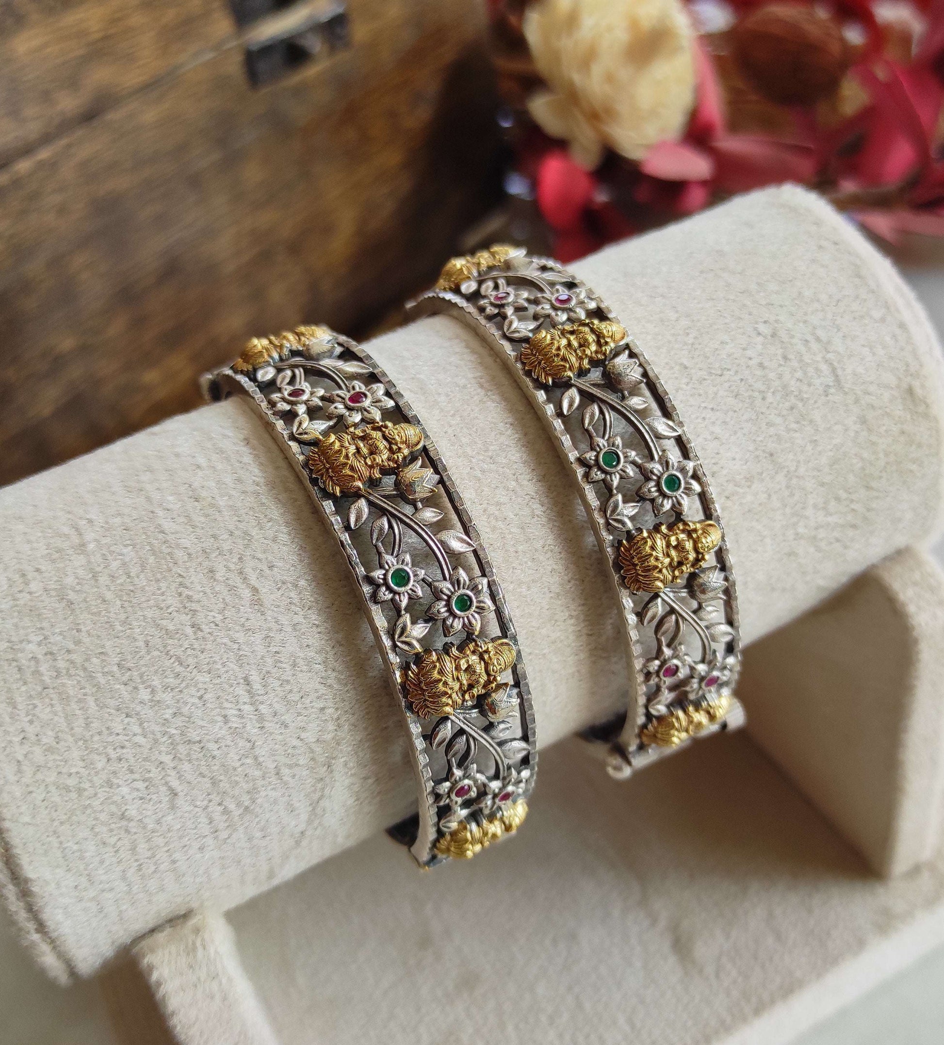 Dualtone, screw opening bangles with Ganapati ji, Laxmiji motifs
