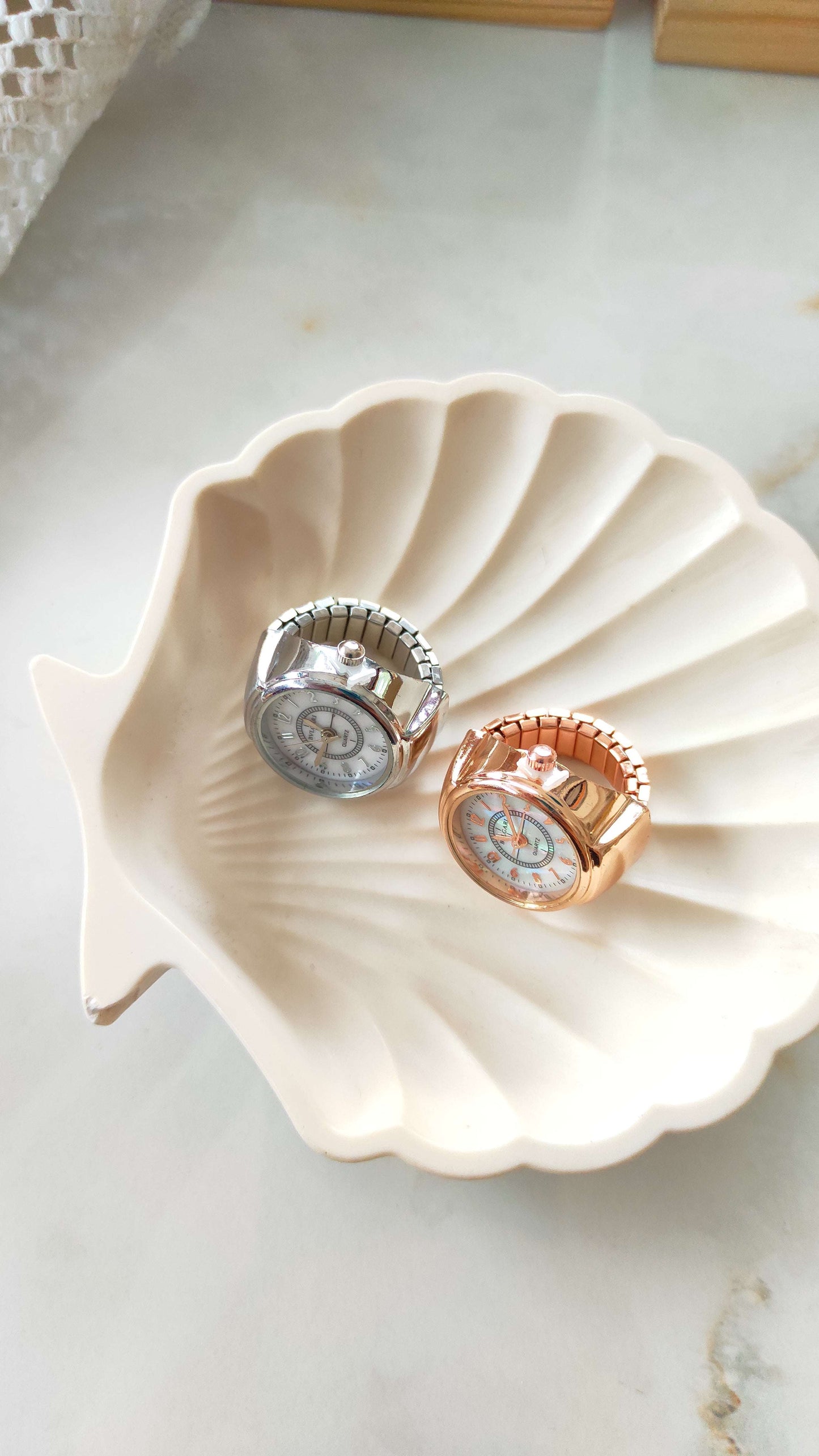 Watch finger ring