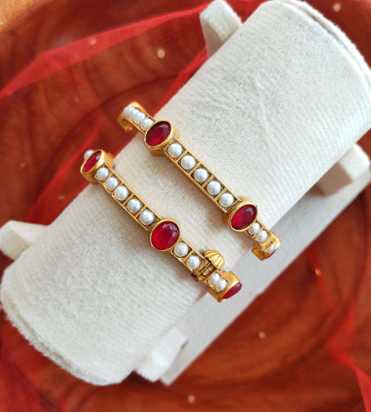 Antique gold bangles with screw opening