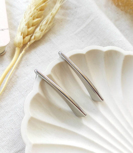 Silver arc studs earrings