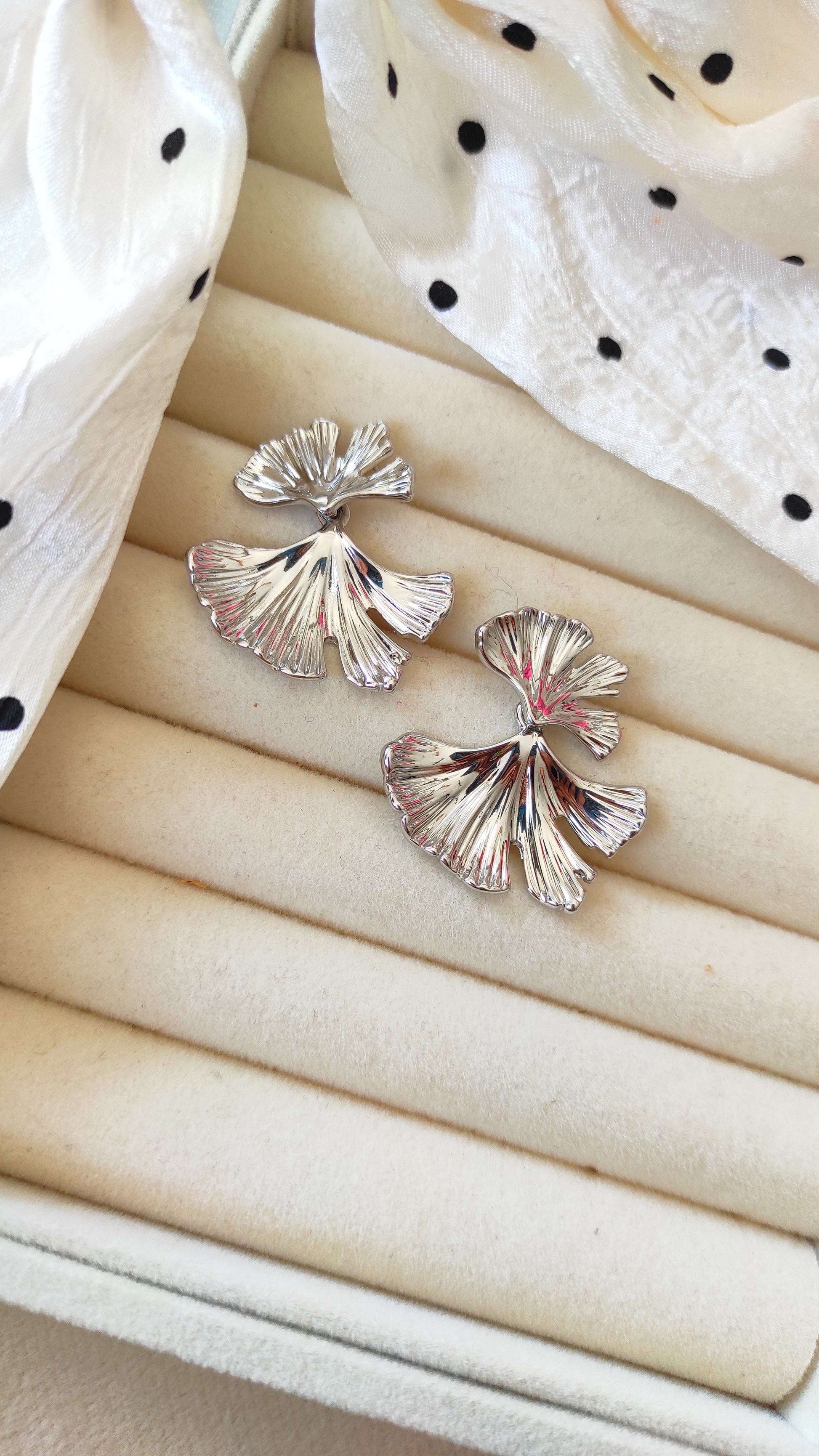 Silver Leafy Studs