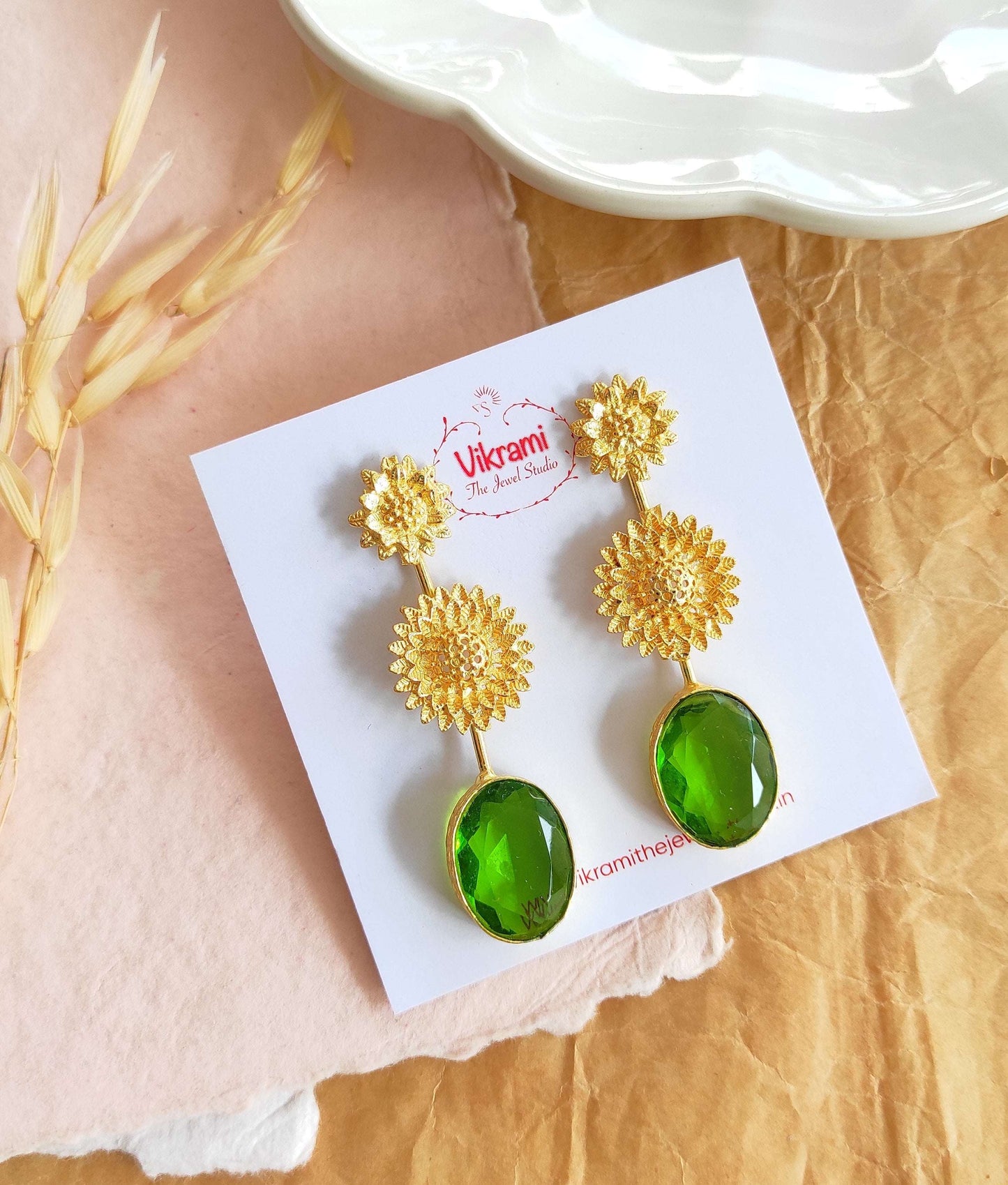Flora golden earrings