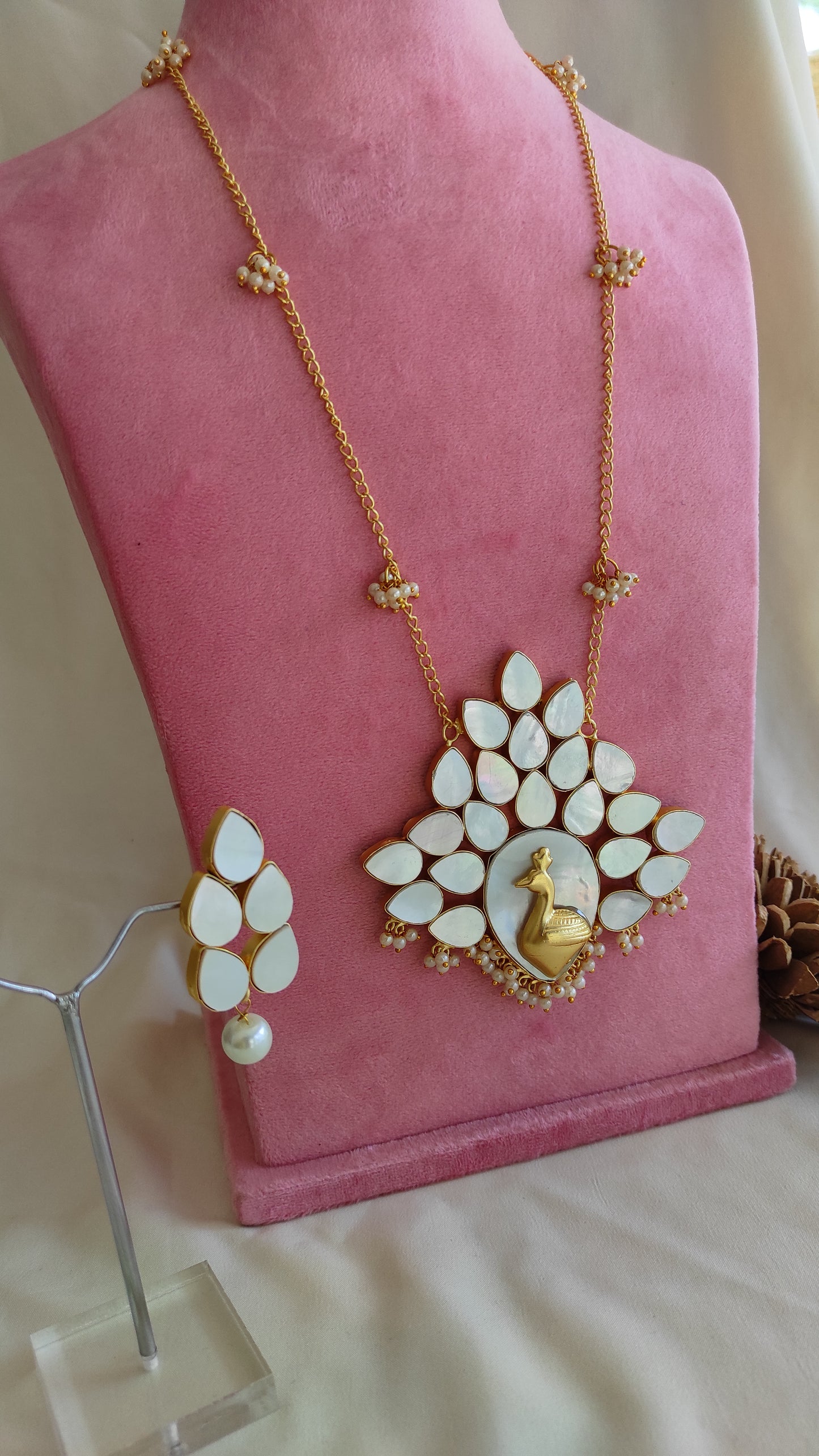 Genuine(real) Mother of pearl necklace set