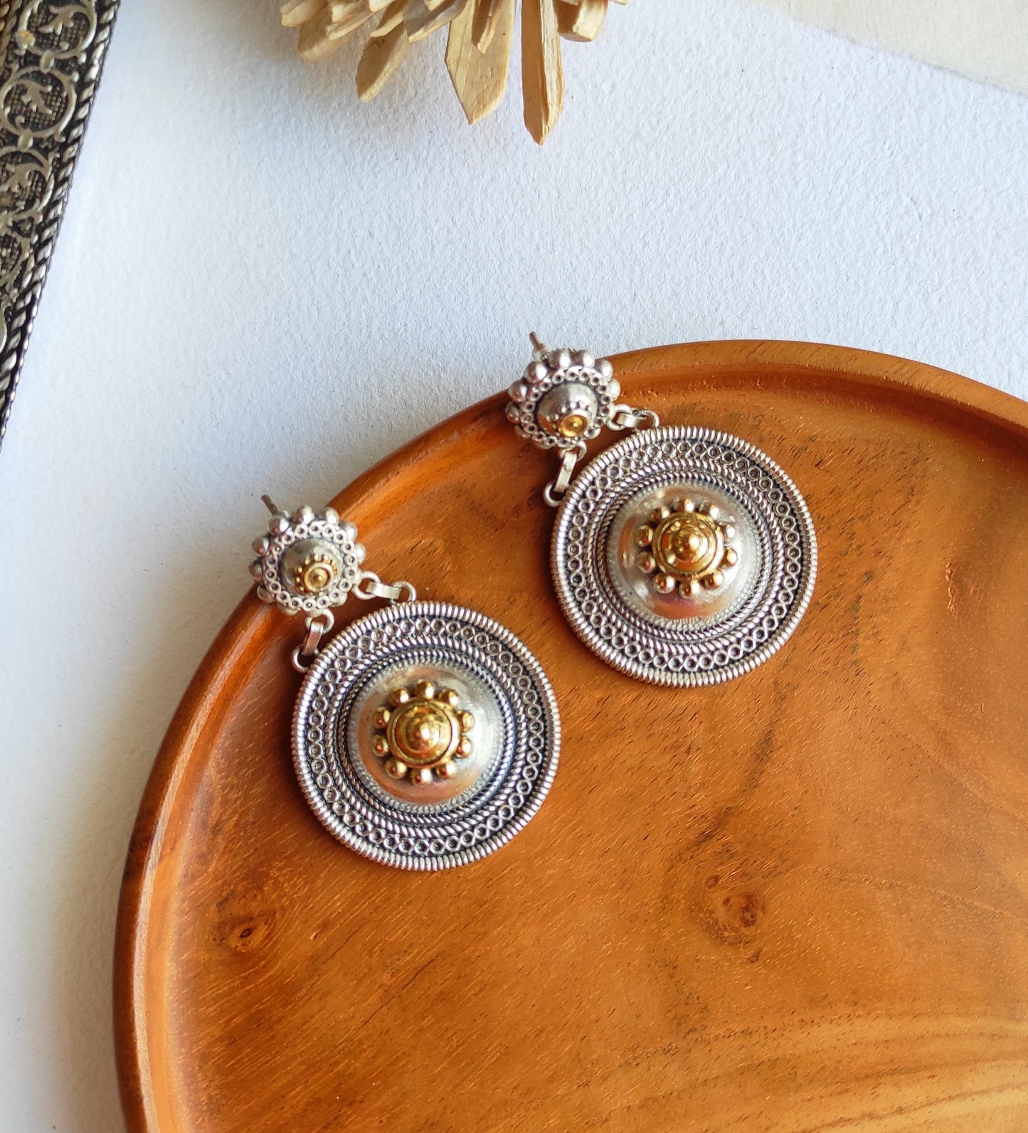 Bindiya dualtone earrings DTE1