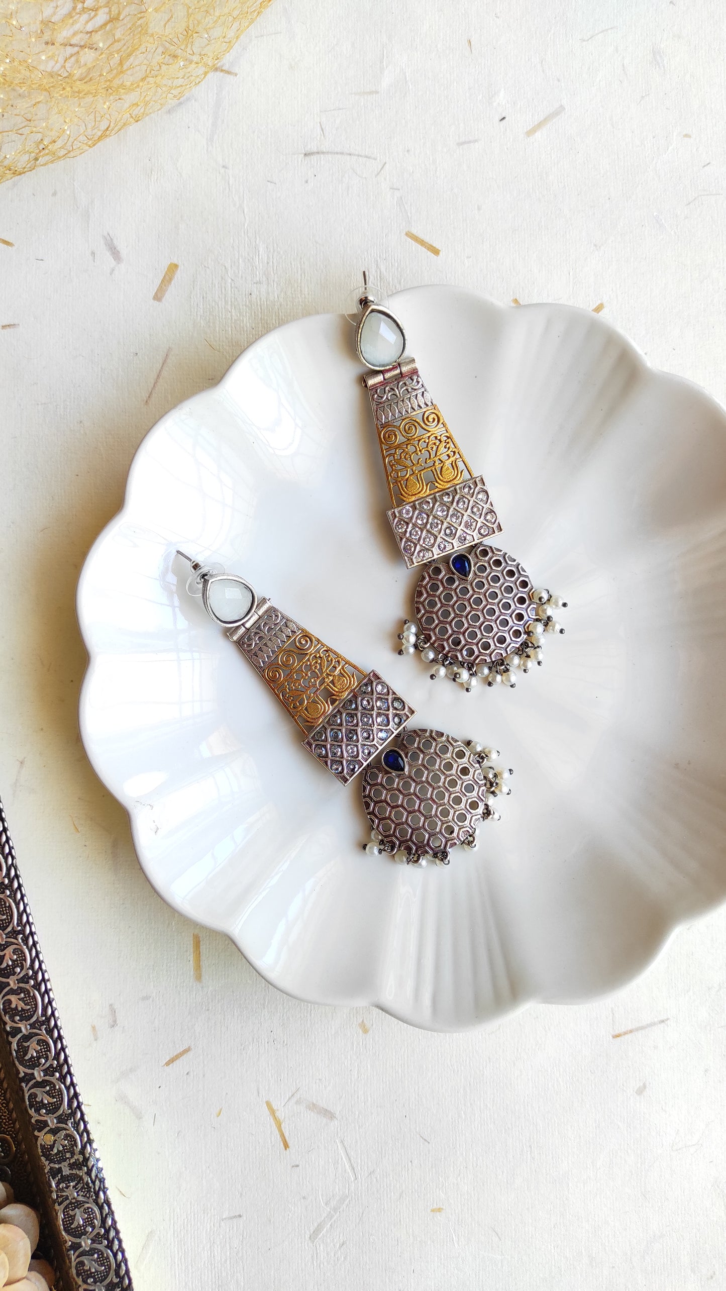 Yalina long dualtone earrings DTE1