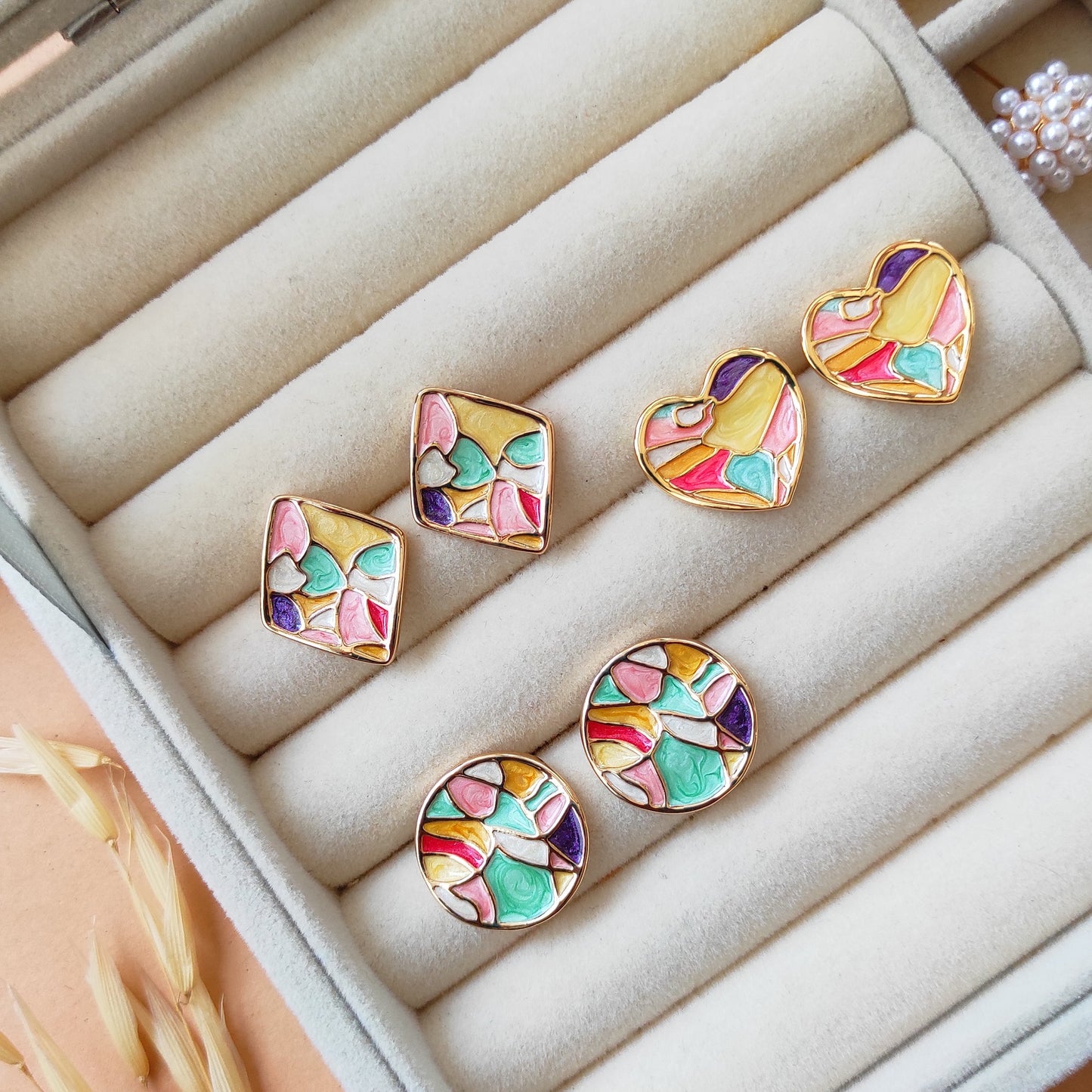 Pastel geometric studs earrings