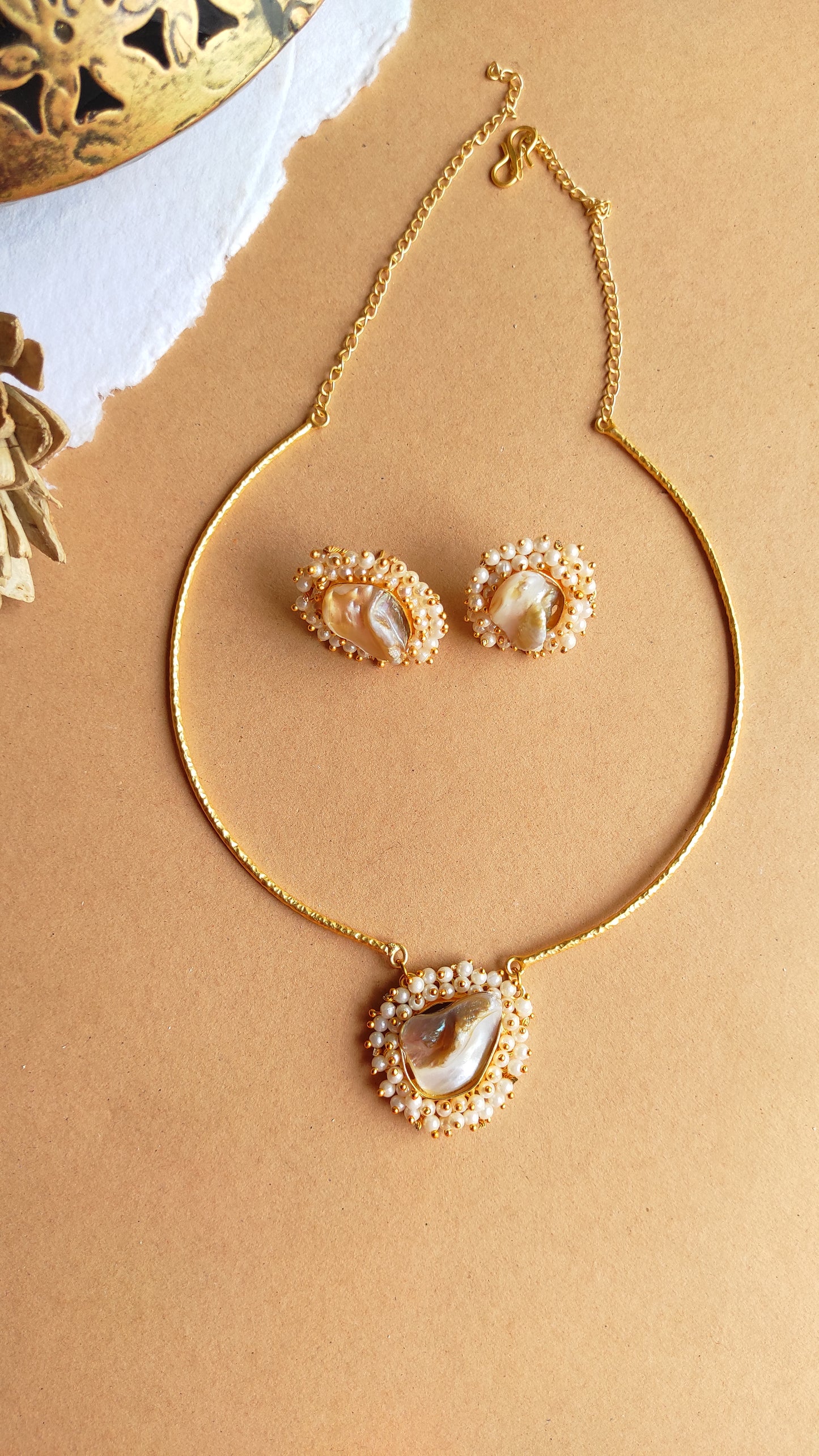 Mother of Pearl hasli necklace set