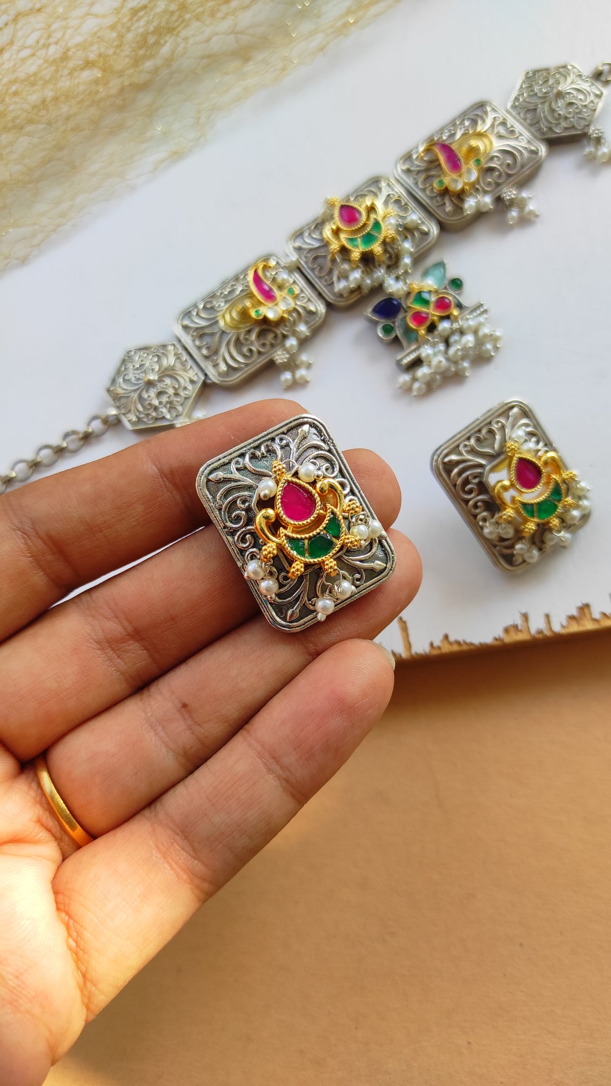 Dvija pachi kundan dual tone necklace