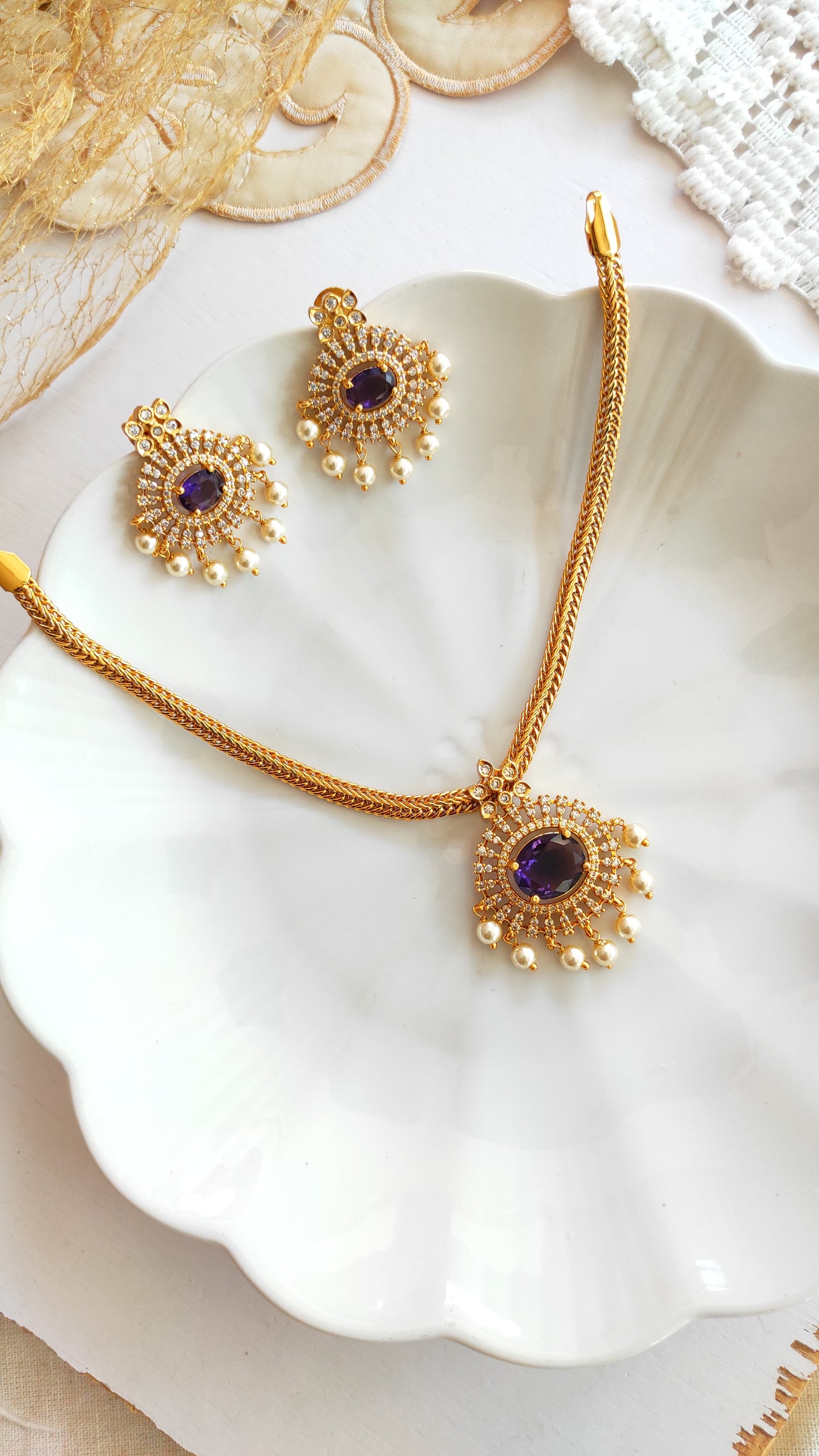 Triya golden necklace set