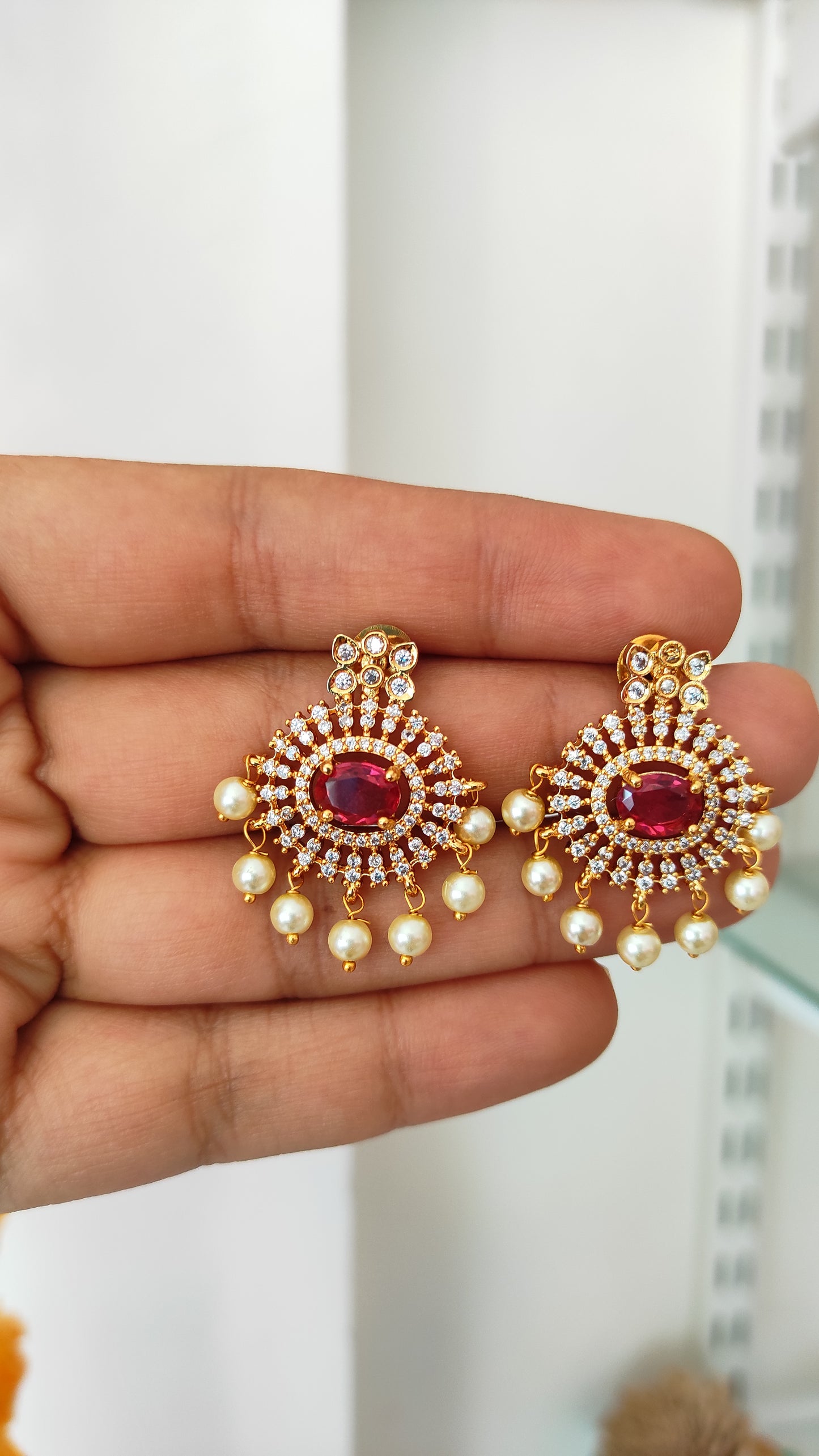 Triya golden necklace set