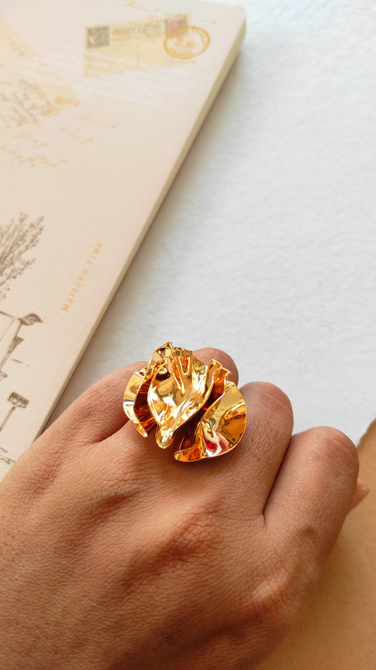 Hammered sphere adjustable anti tarnish finger ring