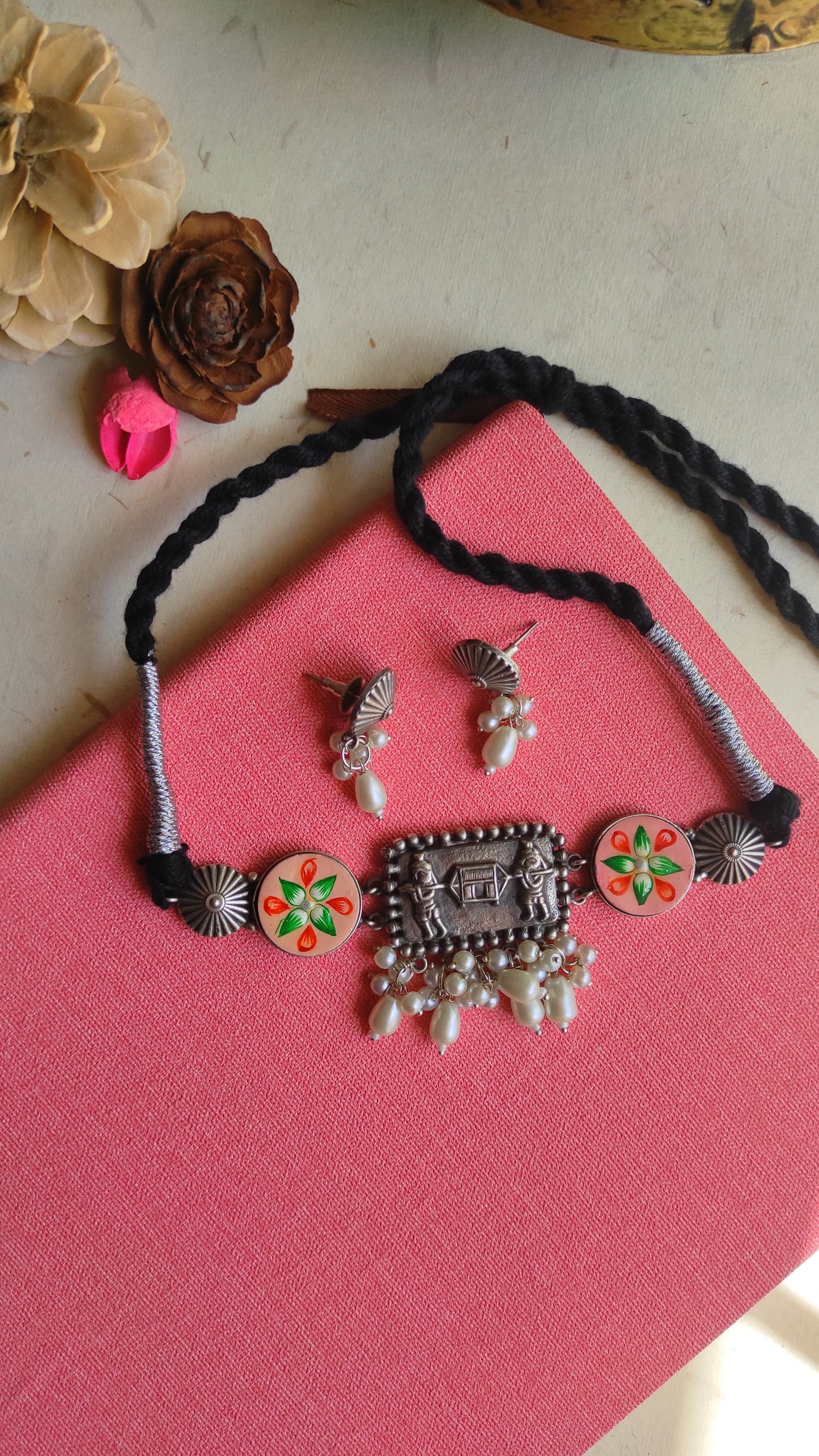 Hand painted silver lookalike choker necklace set