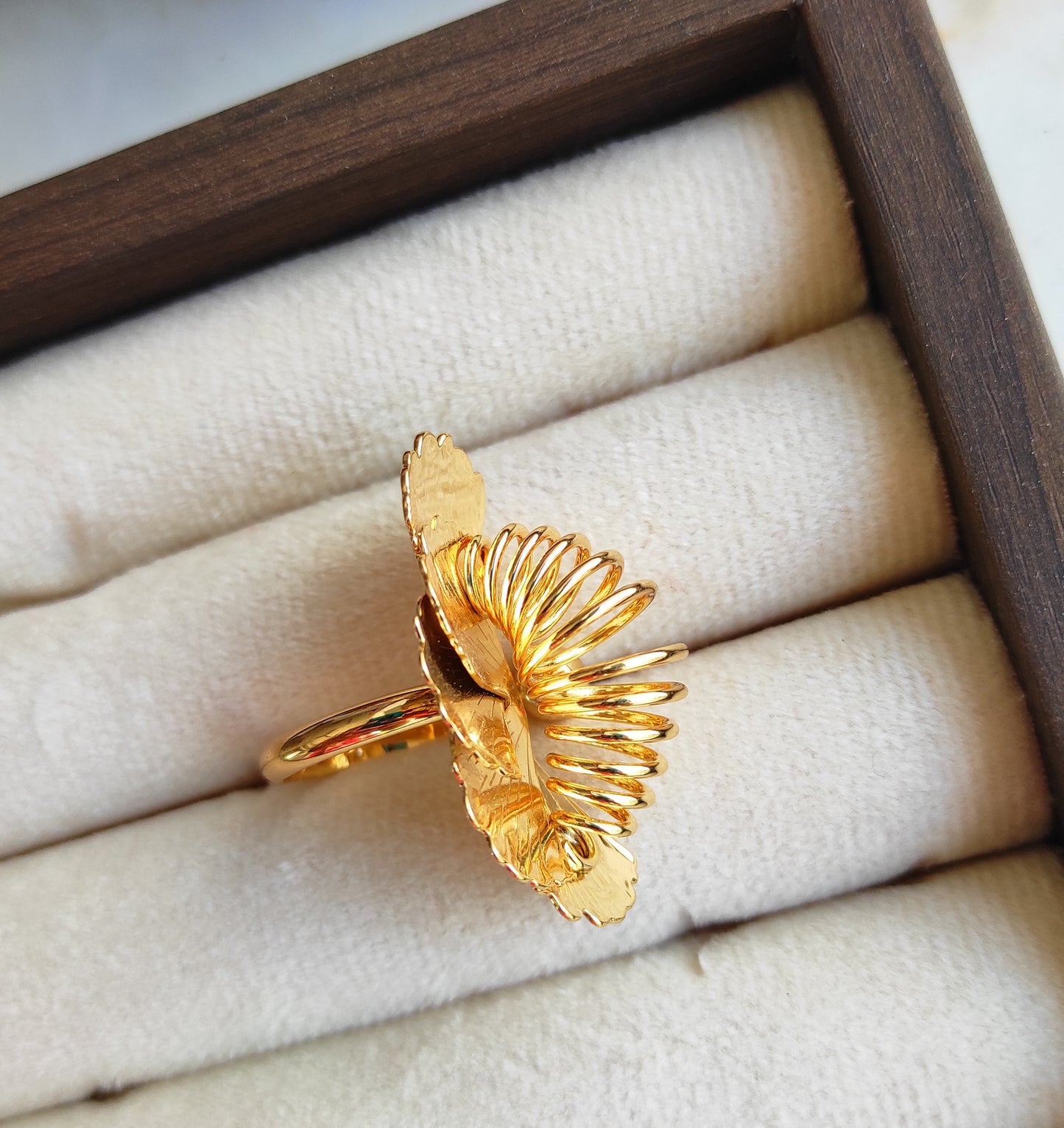 Contemporary petals golden plated adjustable ring