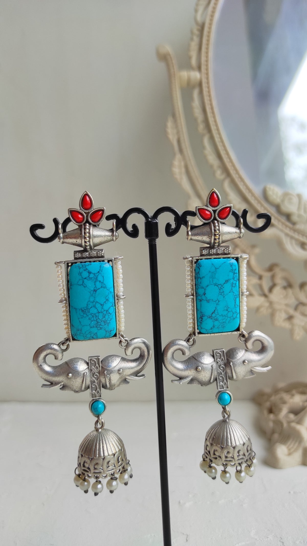 Neela statement jhumka