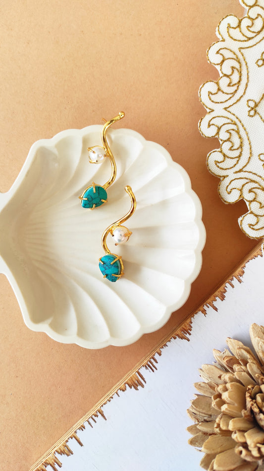 Golden turquoise studs earrings (real pearl)