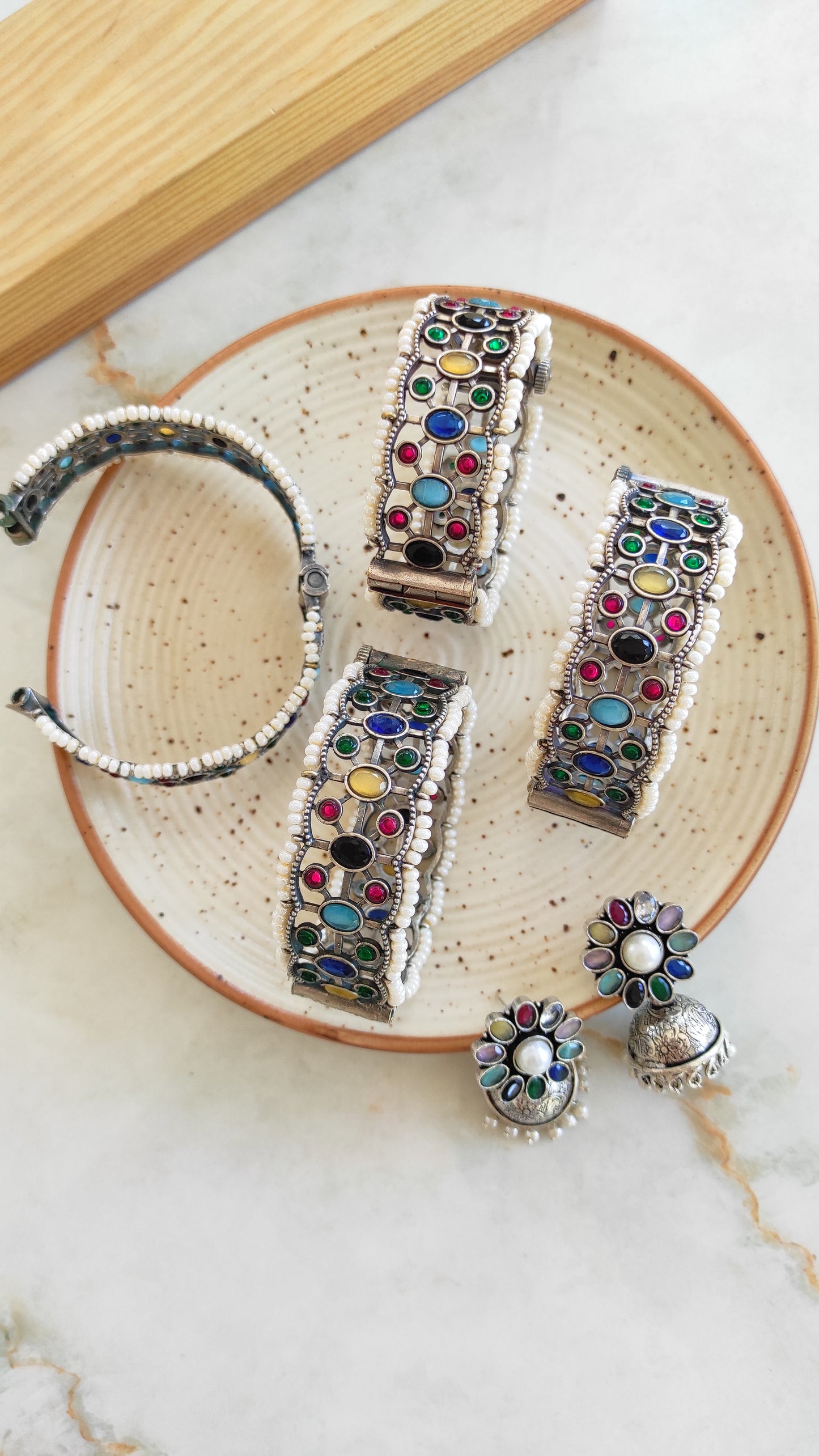 Multi color kada bangle with screw opening