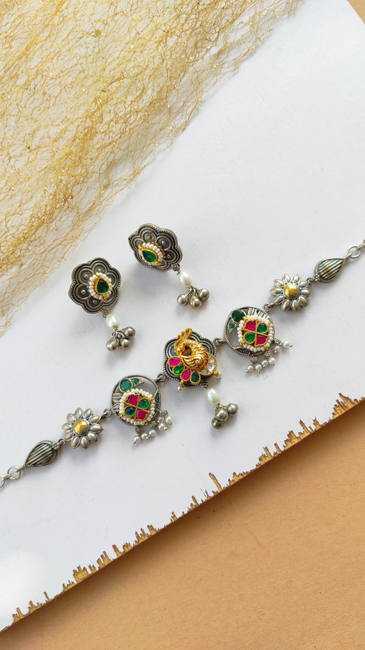 Bhagvati fusion pachi kundan choker set