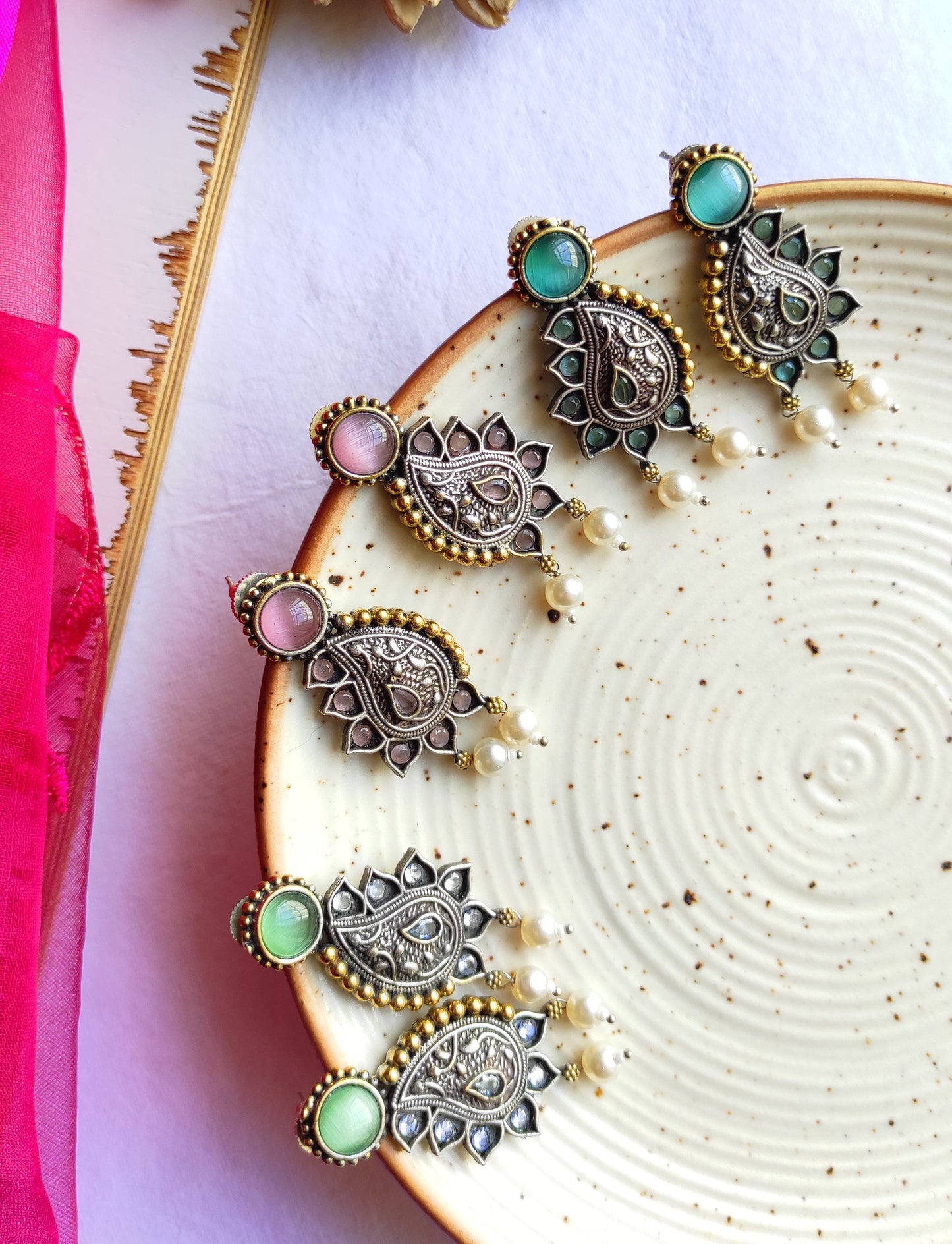 Paisley dualtone studs earrings DTE2