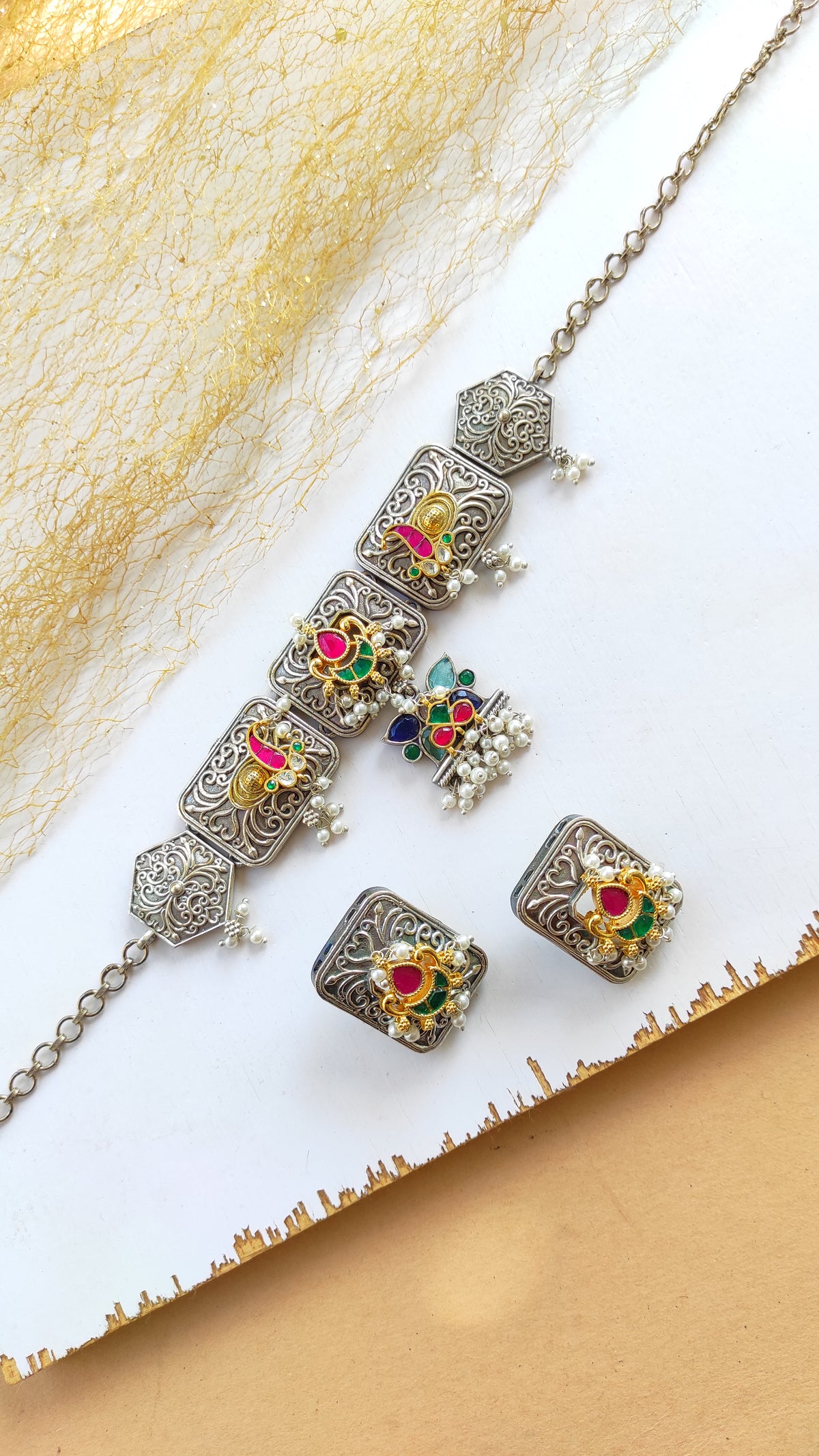 Dvija pachi kundan dual tone necklace